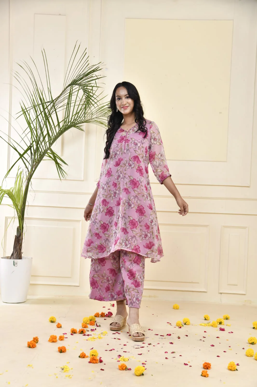 Pink Floral Printed Premium Silk Kurta Pant Set - Image 3