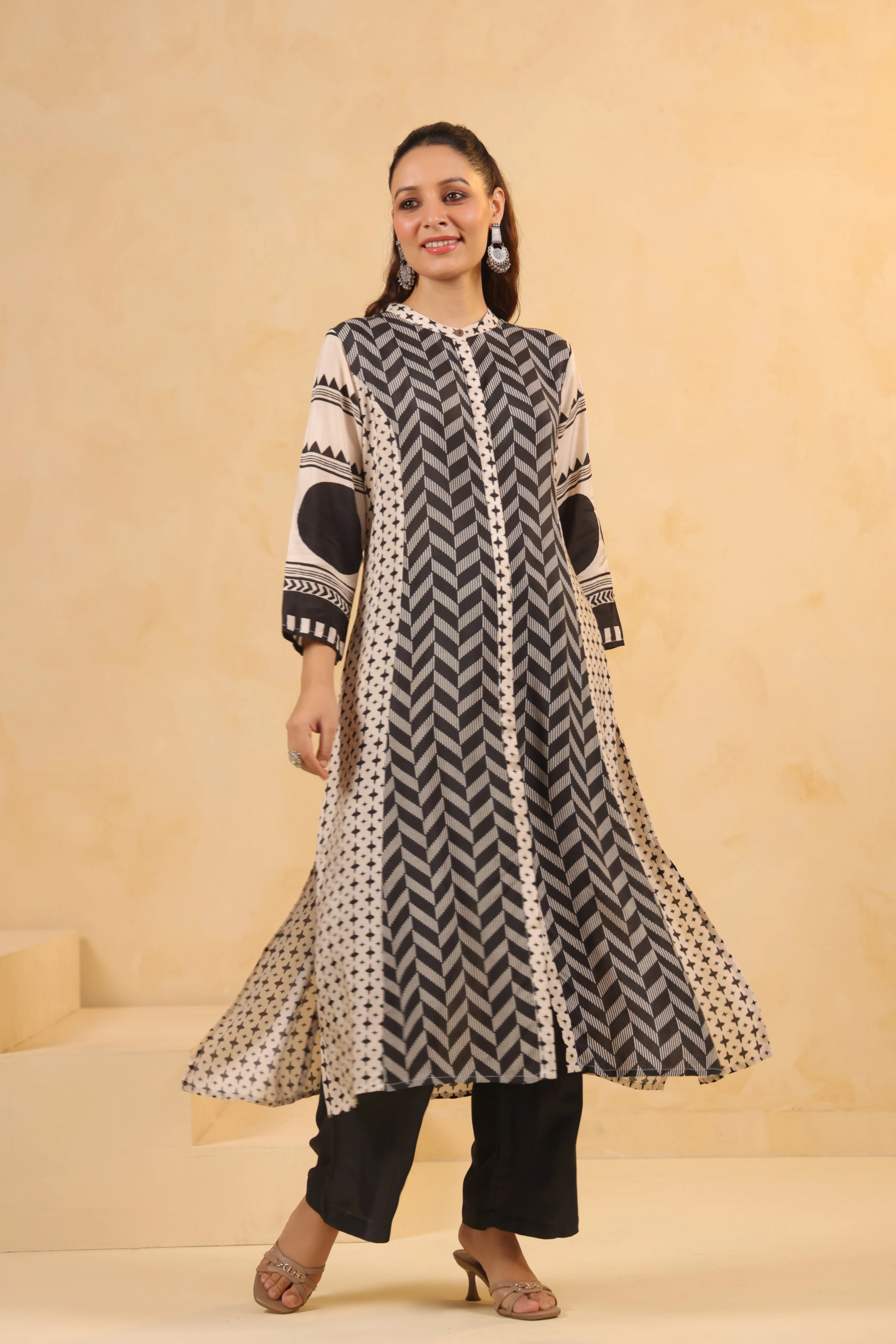 Black & White Geometric Print Rayon Silk Kurta Set - Image 5
