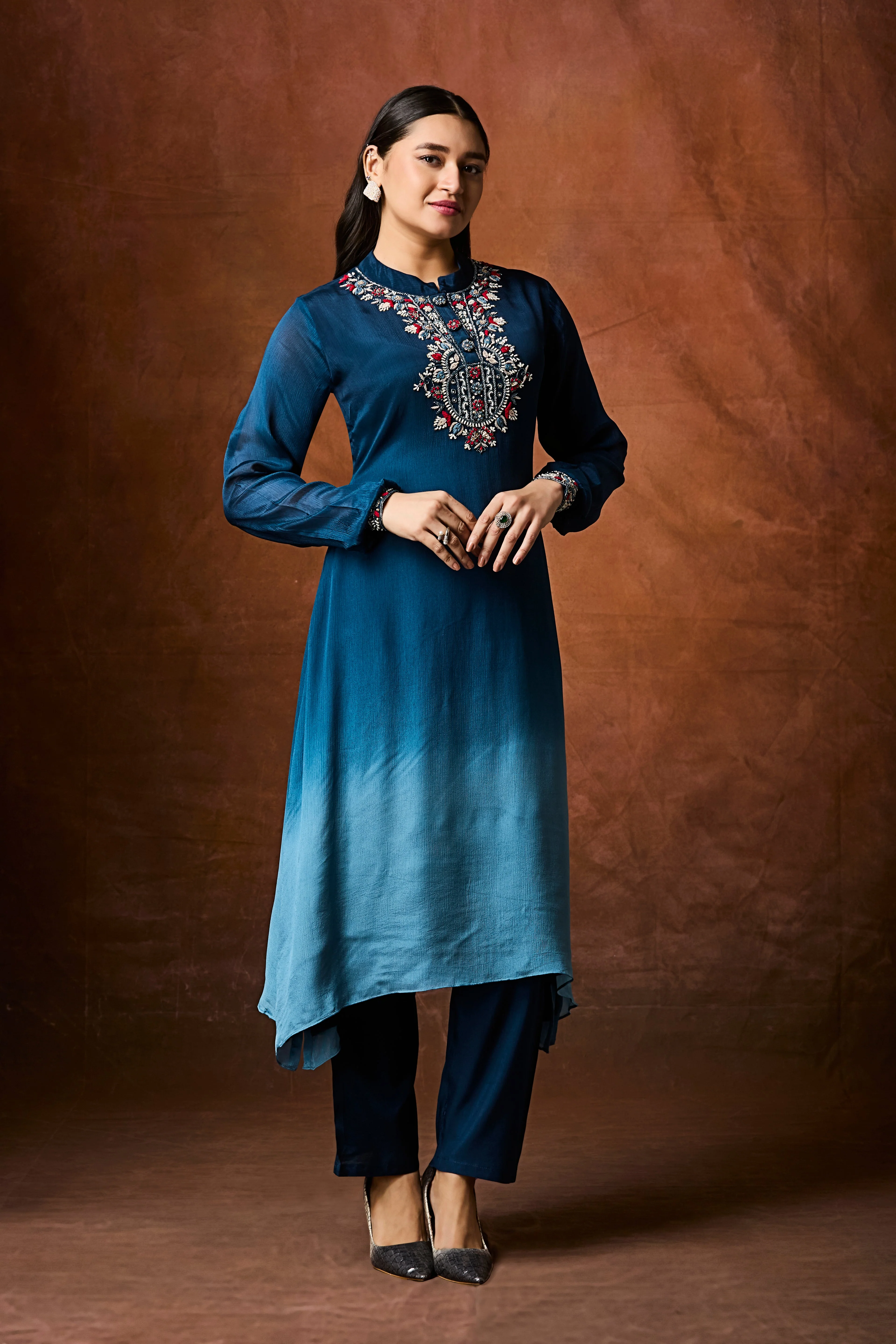 Deep Blue to Sky Blue Ombre Chinon Silk Kurta Set - Image 3