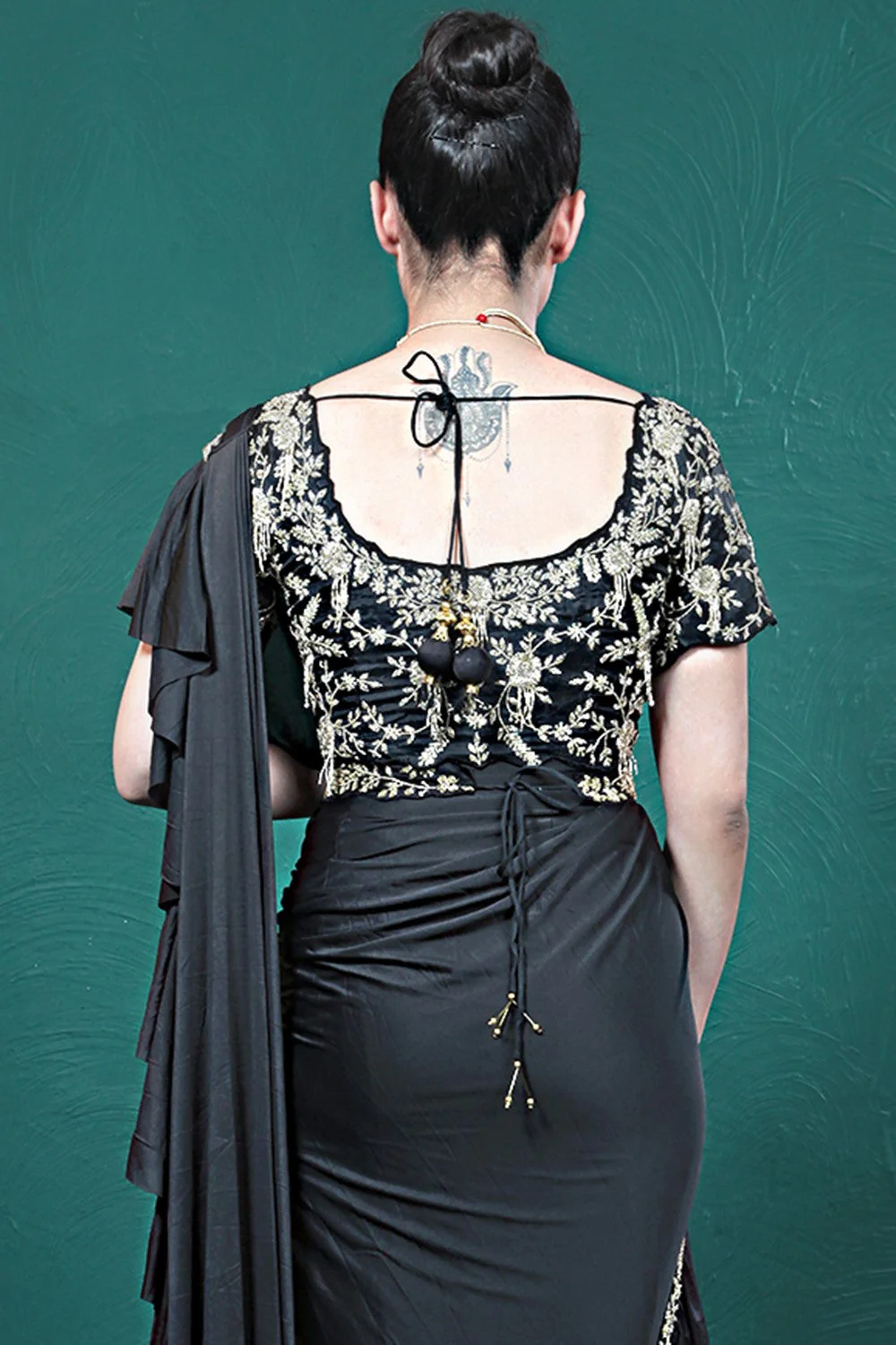 Black Embellished Spandex Saree - Image 10