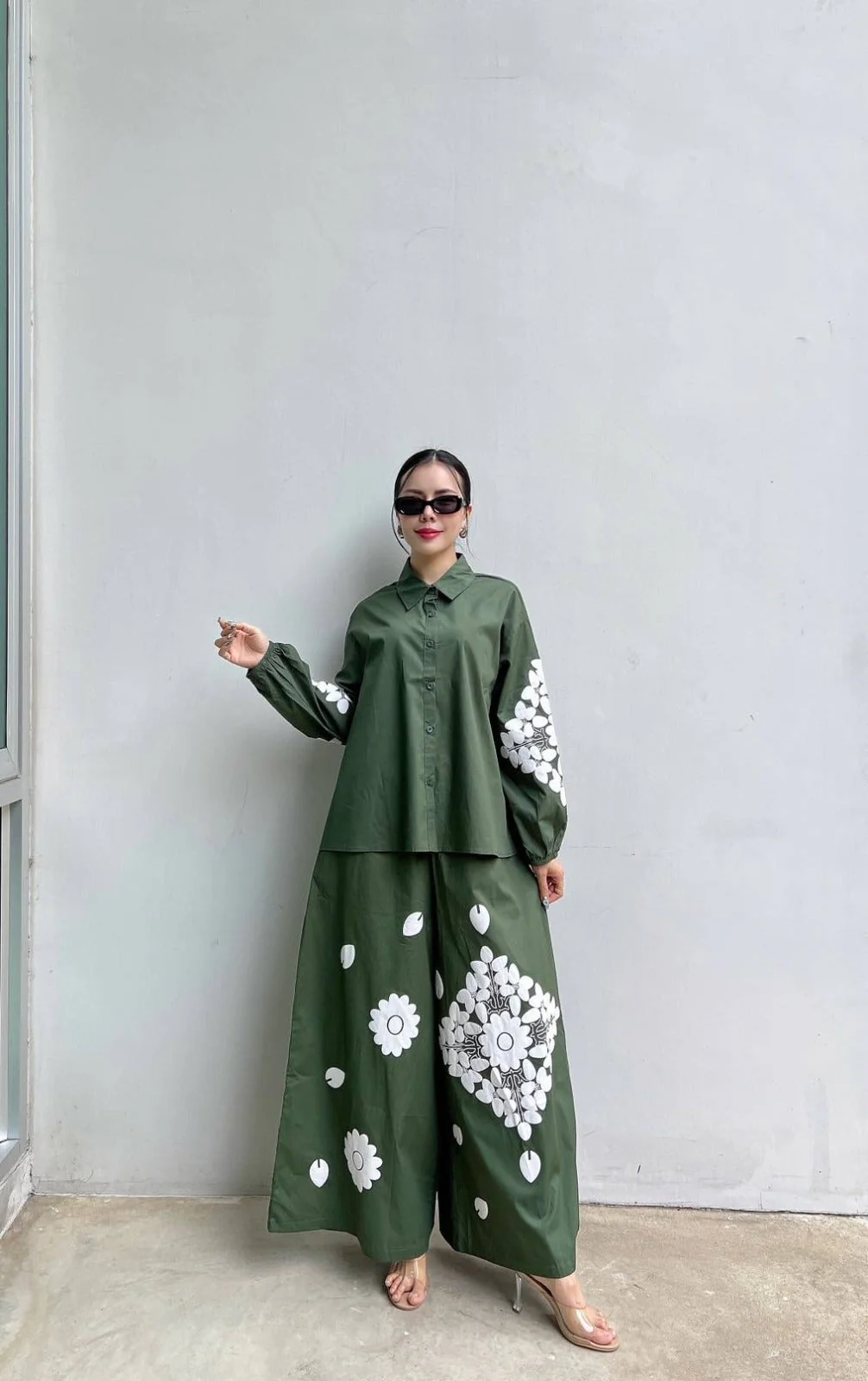 Bottle Green Minimalist Floral Cotton Co-Ord Set - Image 2