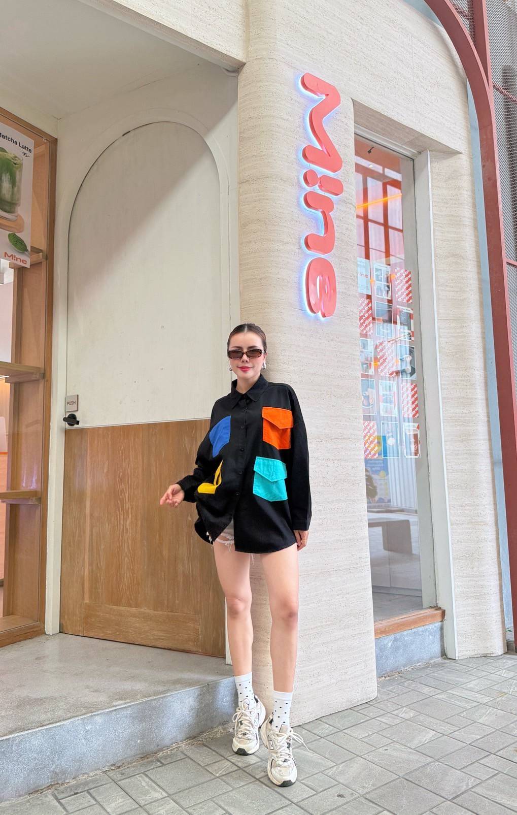 Black Color-Block Pocket Oversized Denim Shirt - Image 2