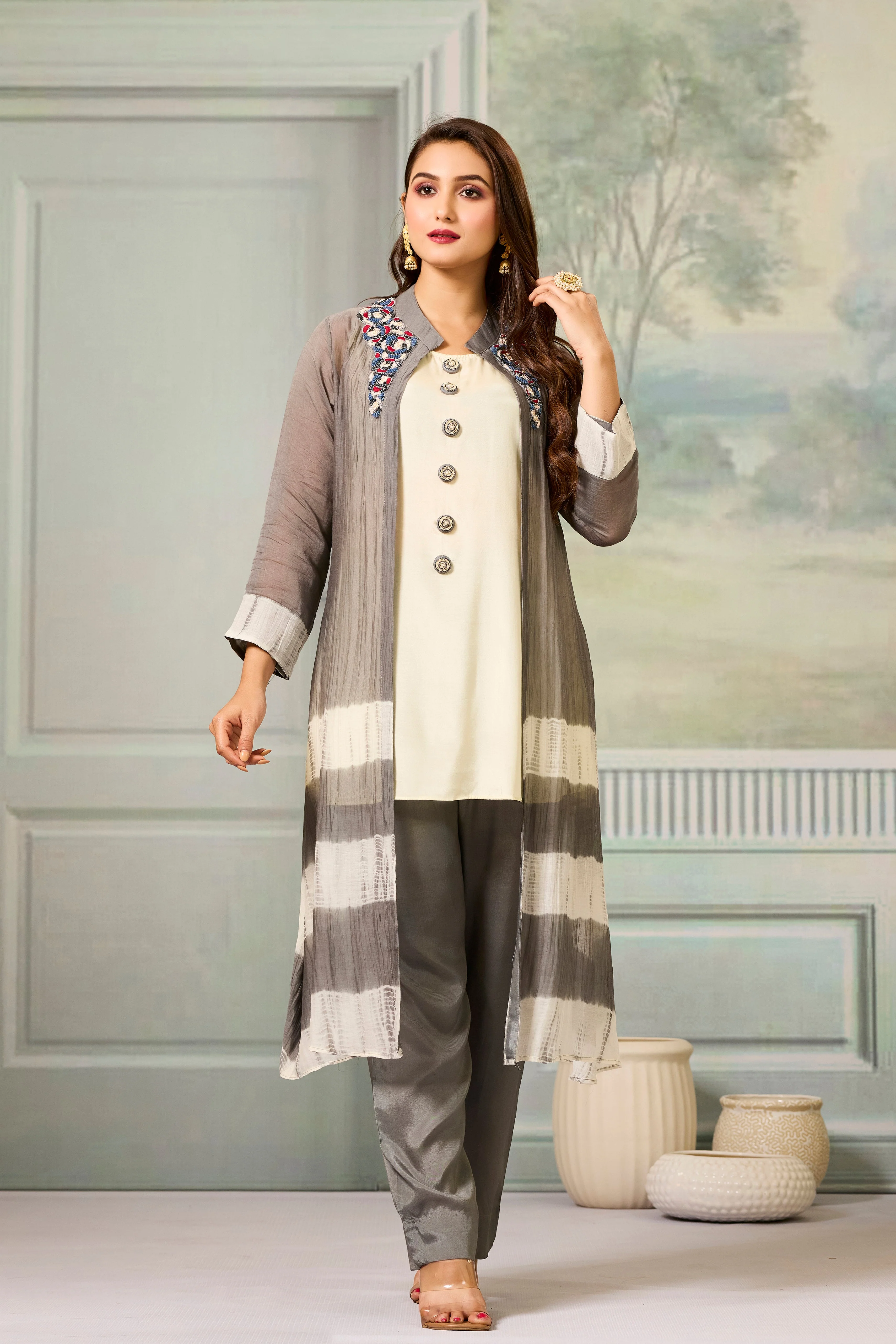 Cream Grey Mul-Chanderi Silk Kurta Pants Set - Image 5