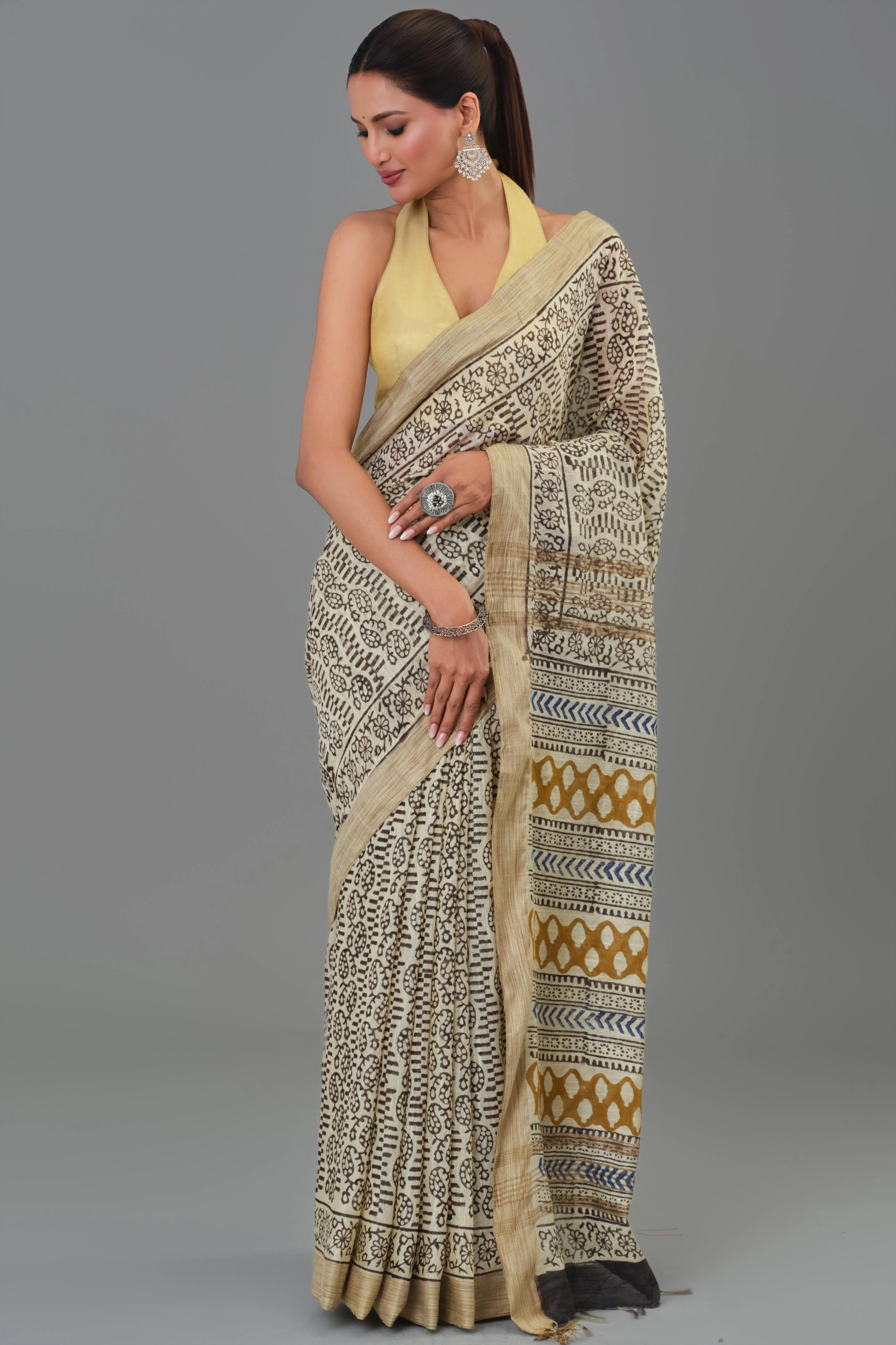 Beige Hand Block Printed Linen Saree - Image 5