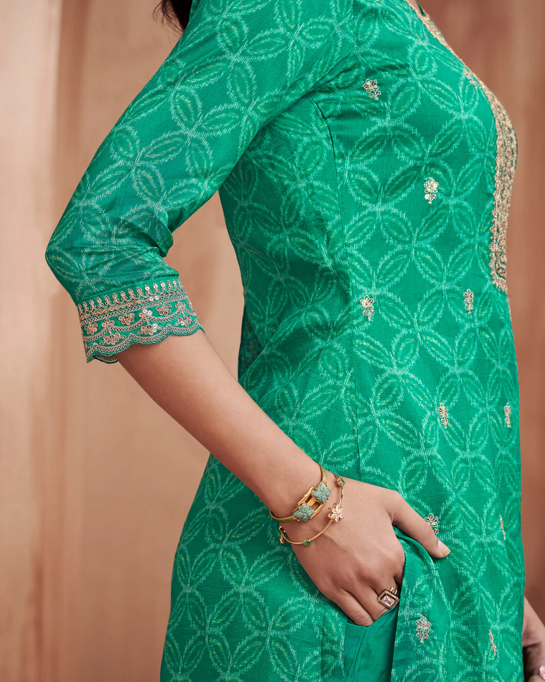 Emerald Regal Embellished Dola Silk Pant Set - Image 4