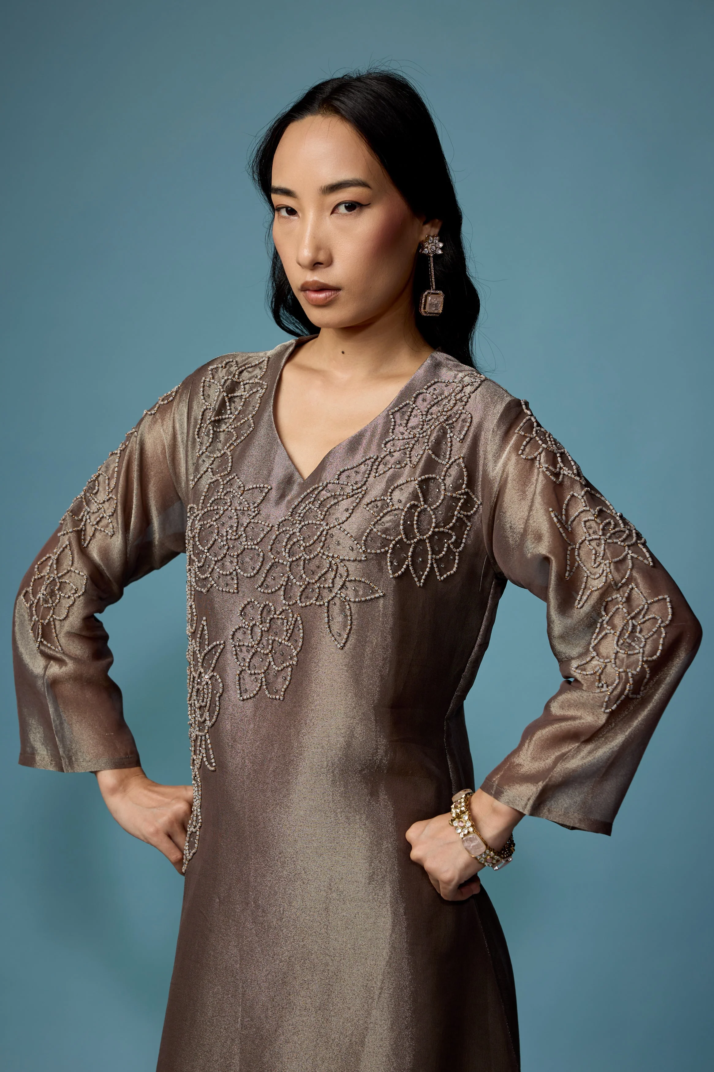 Greyish Green Embellished Shimmer Tissue Silk Kurta Set - Image 4