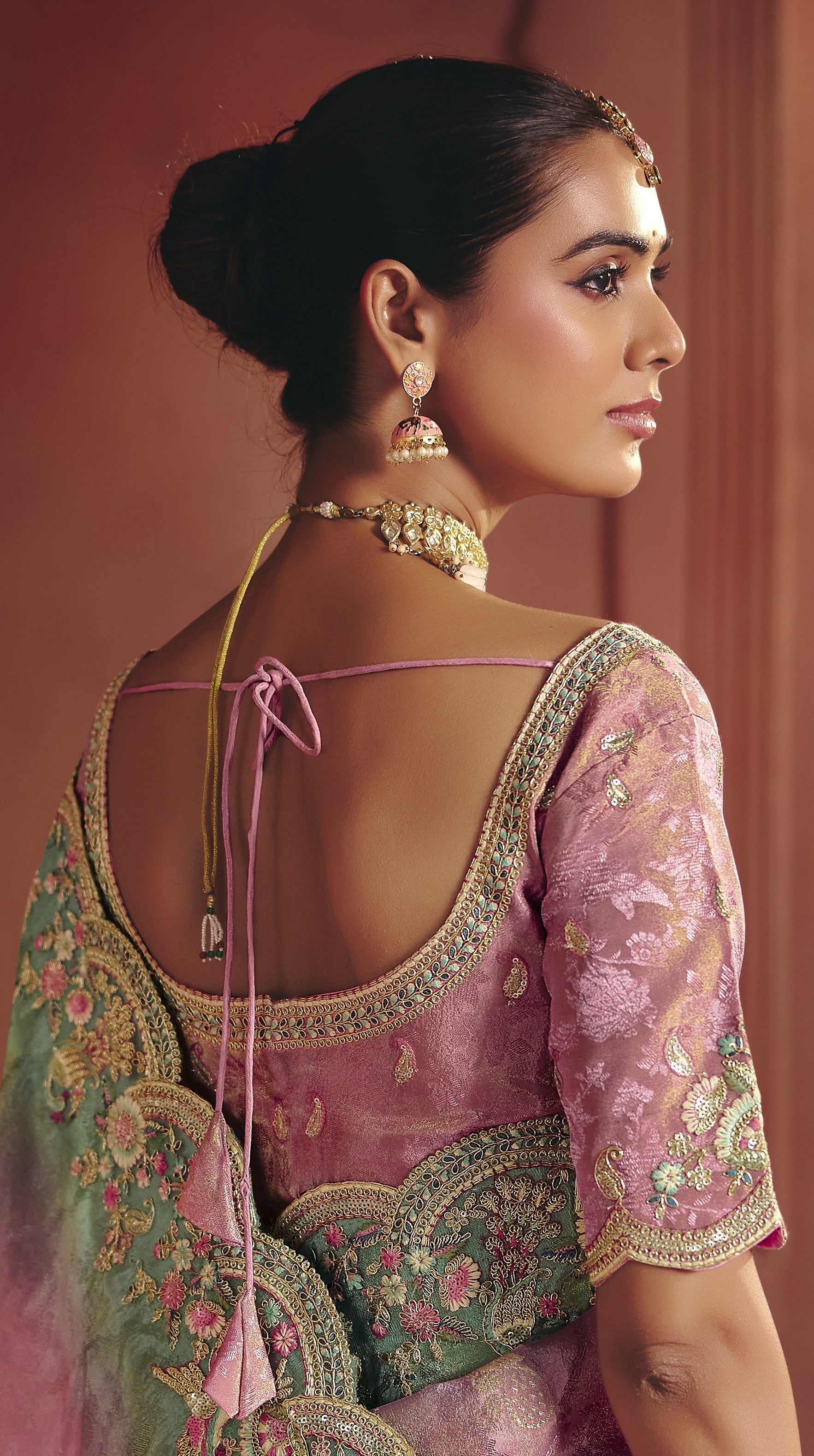 Pink Paradise Embellished Shimmer Tissue Silk Saree - Image 3