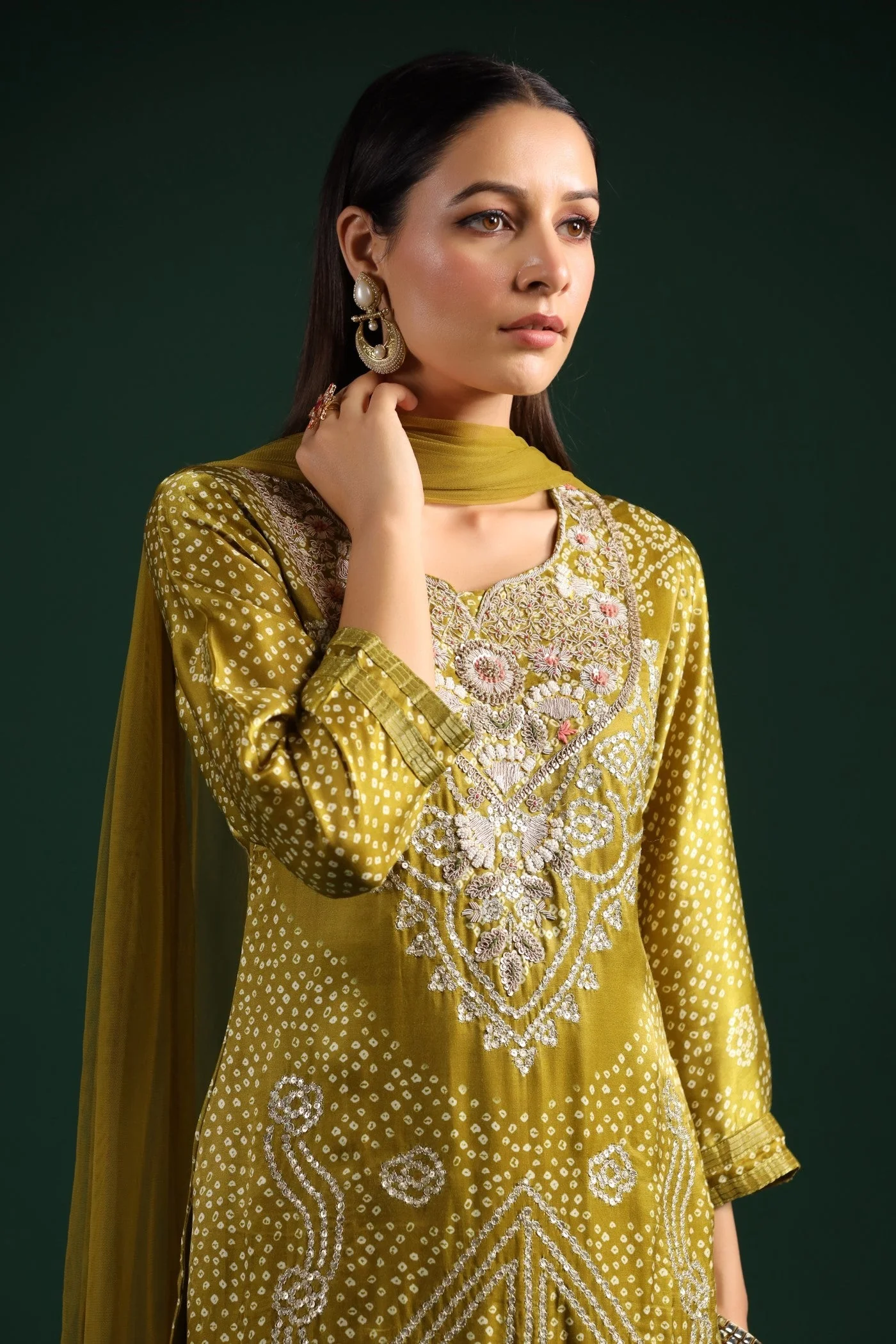 Festive Green Bandhani Embroidered Kurta Set - Image 2