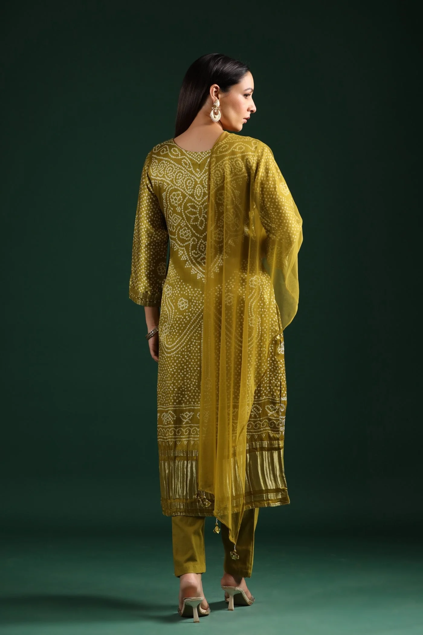 Festive Green Bandhani Embroidered Kurta Set - Image 5