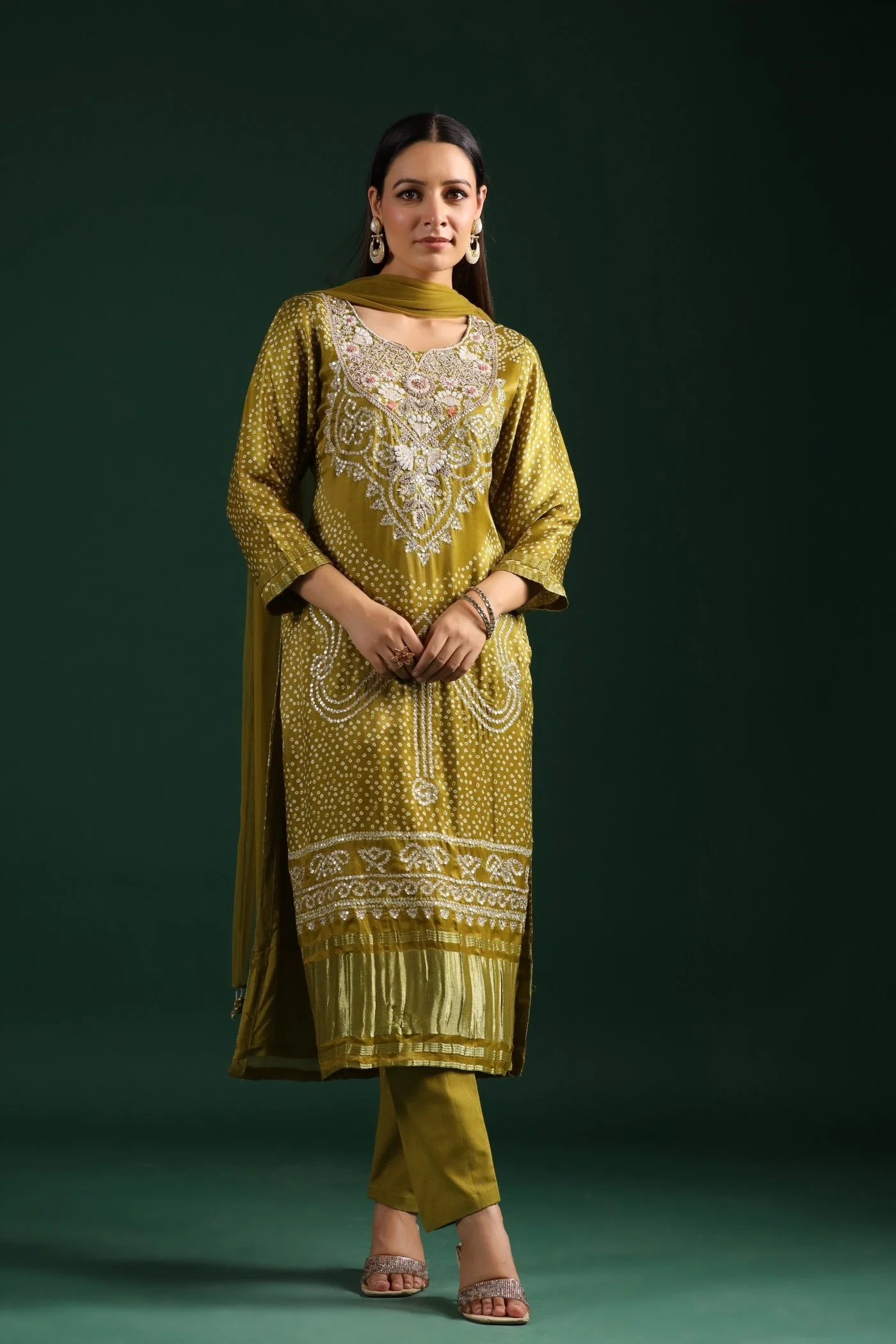 Festive Green Bandhani Embroidered Kurta Set - Image 7