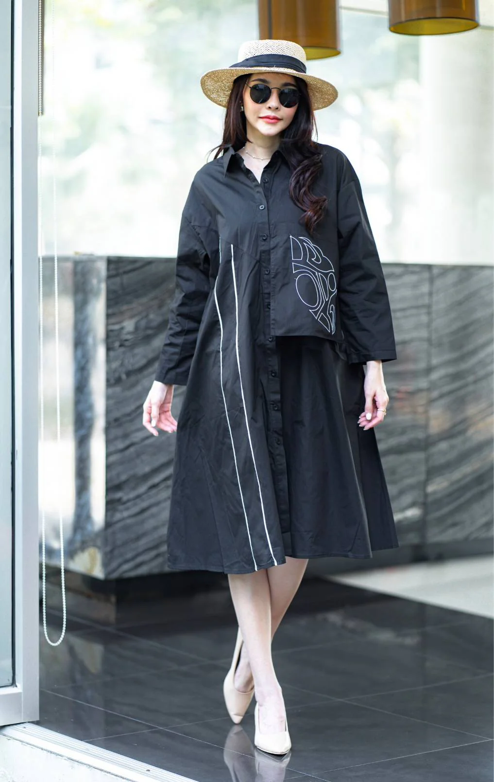 Black Line Art Printed Cotton Midi Dress - Image 3