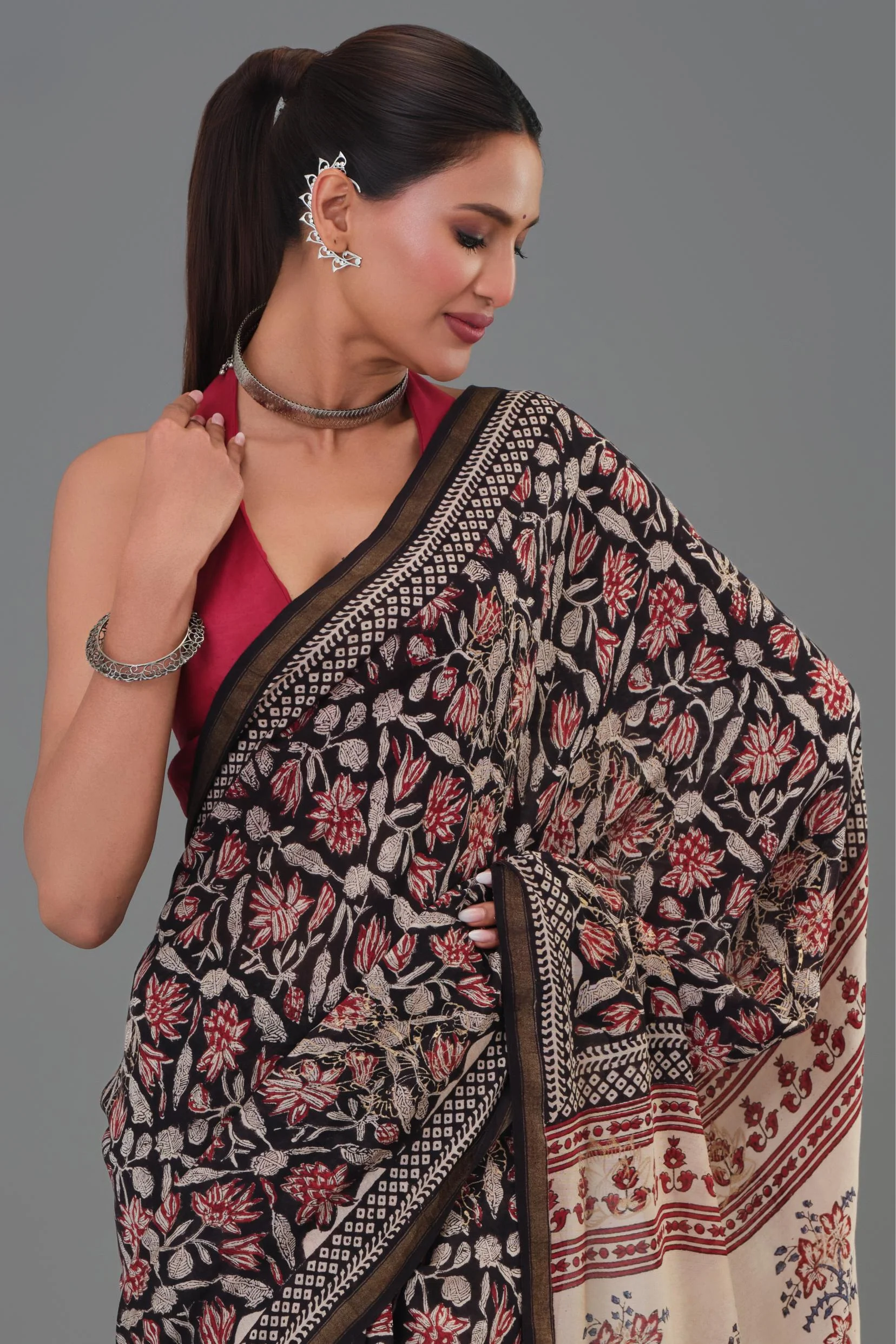 Black Gold Block Printed Pure Chanderi Silk Saree - Image 4