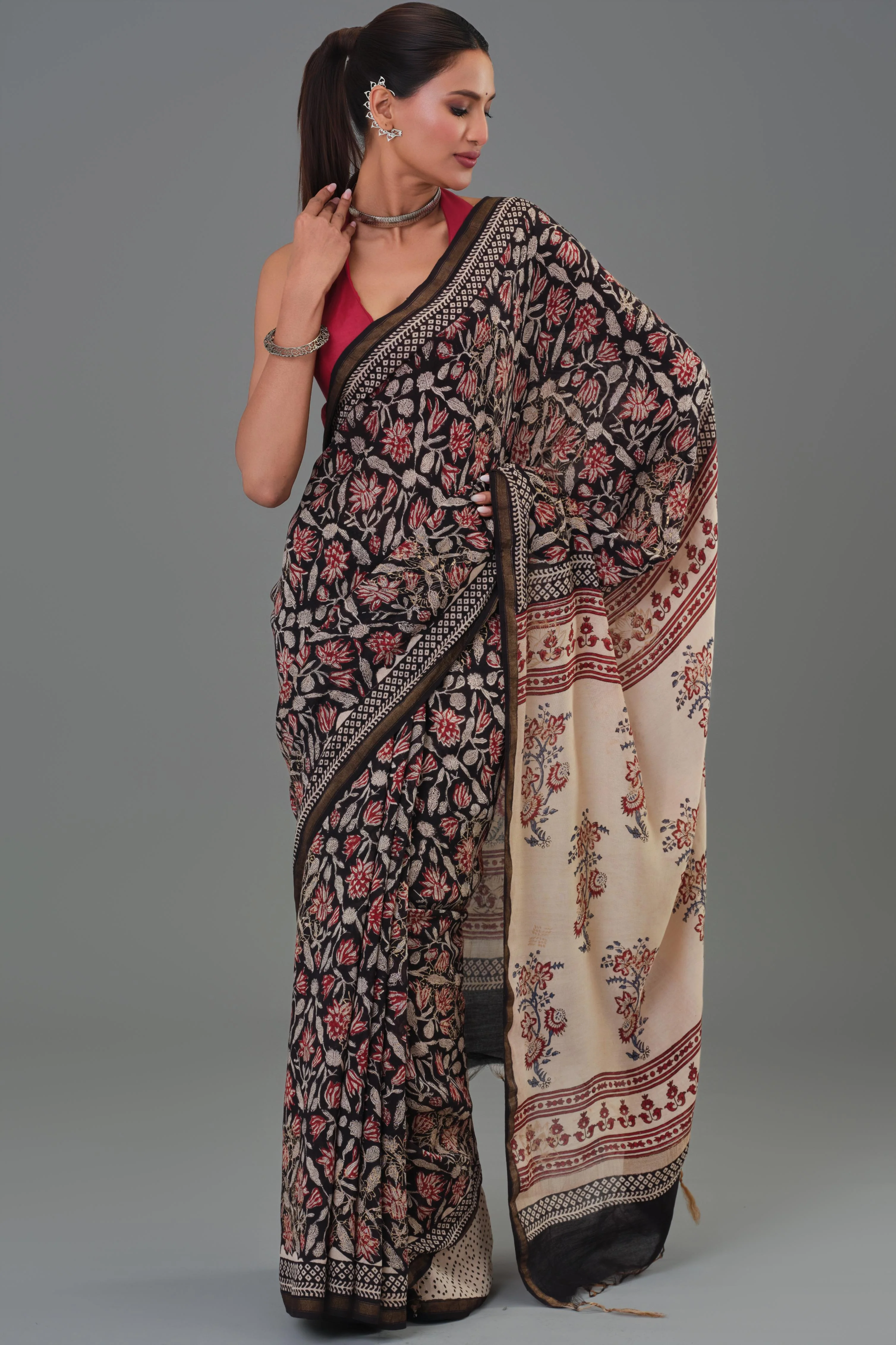 Black Gold Block Printed Pure Chanderi Silk Saree - Image 5