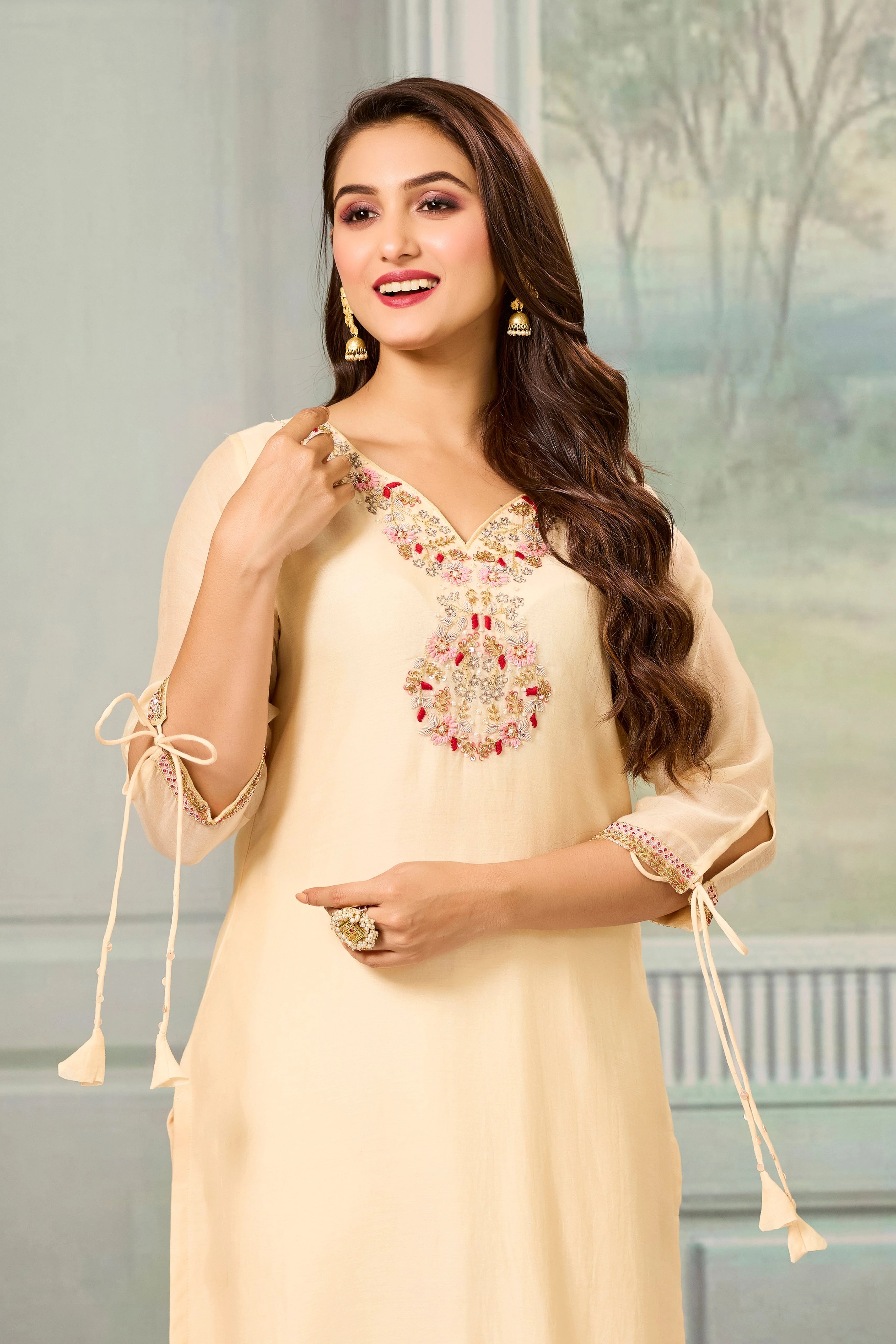 Cream Handwork Mul-Chanderi Silk Kurta Pants Set - Image 2