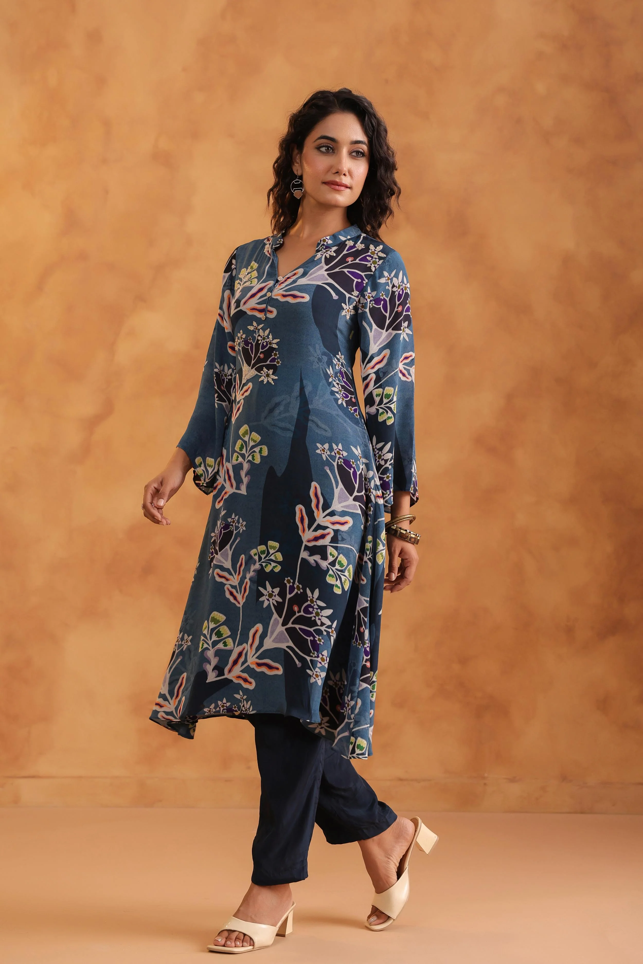 Indigo Printed Viscose Crepe Kurta Set - Image 4