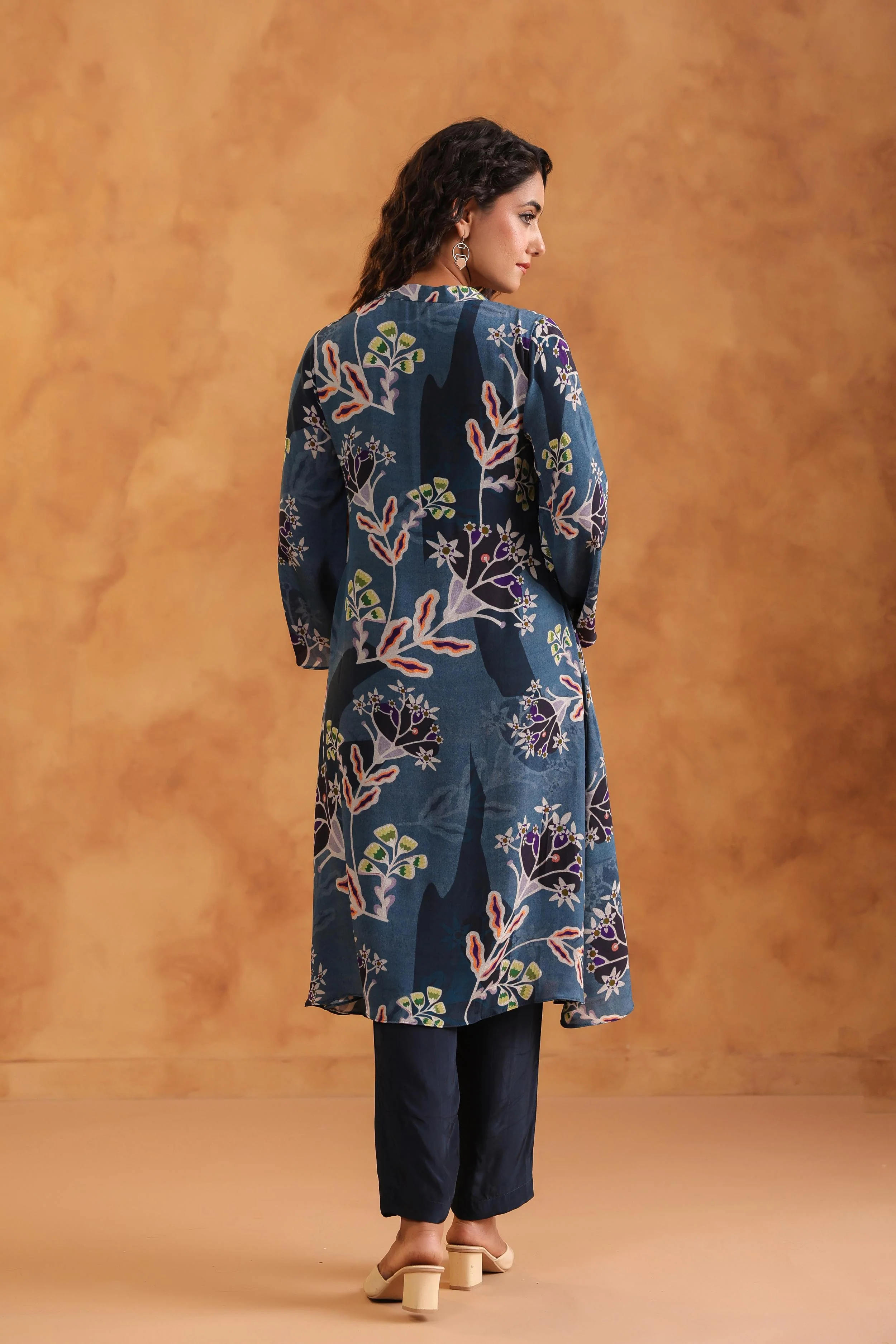 Indigo Printed Viscose Crepe Kurta Set - Image 5