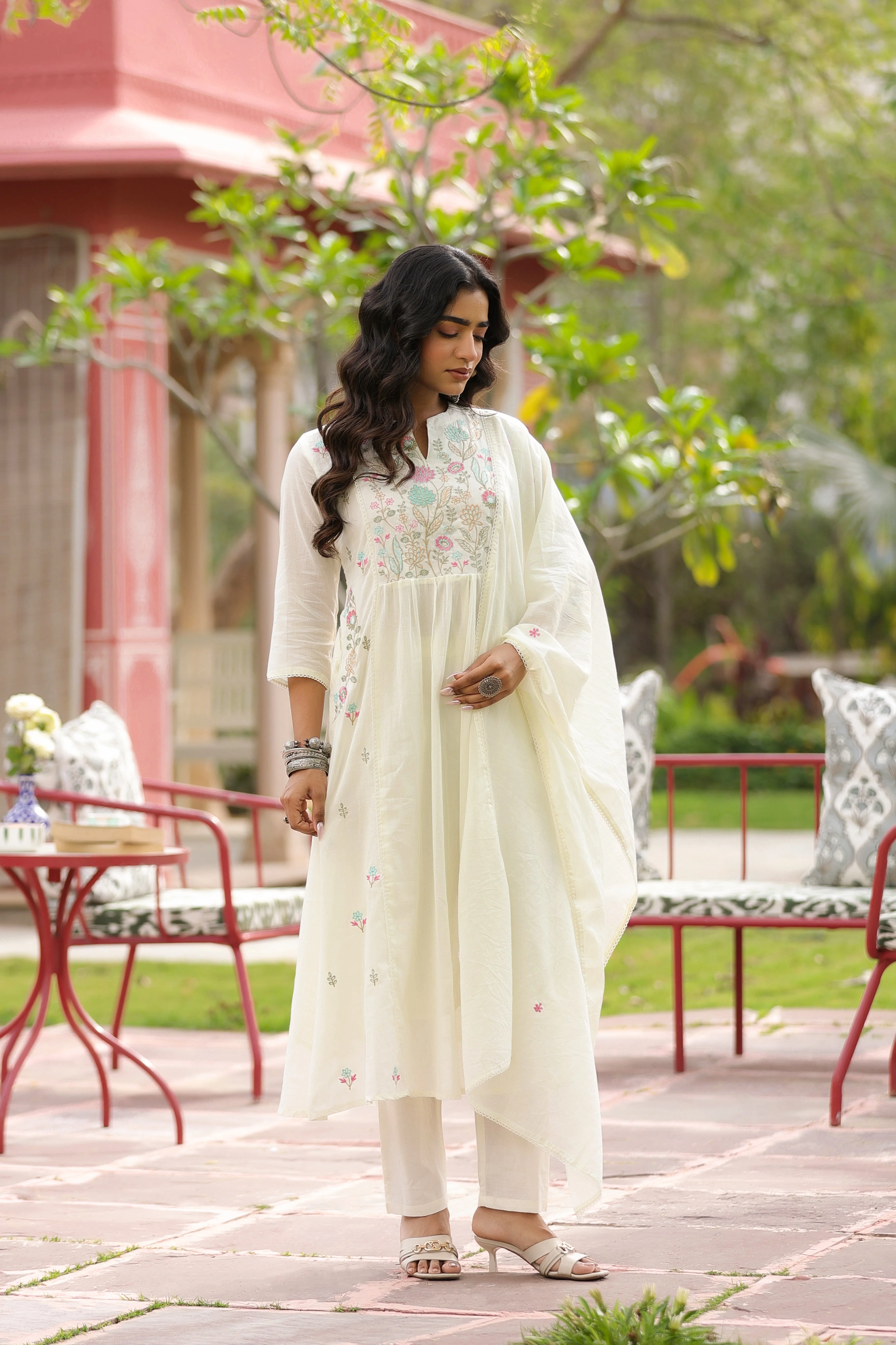 Ivory Floral Embroidered Mul Cotton Anarkali Set - Image 4