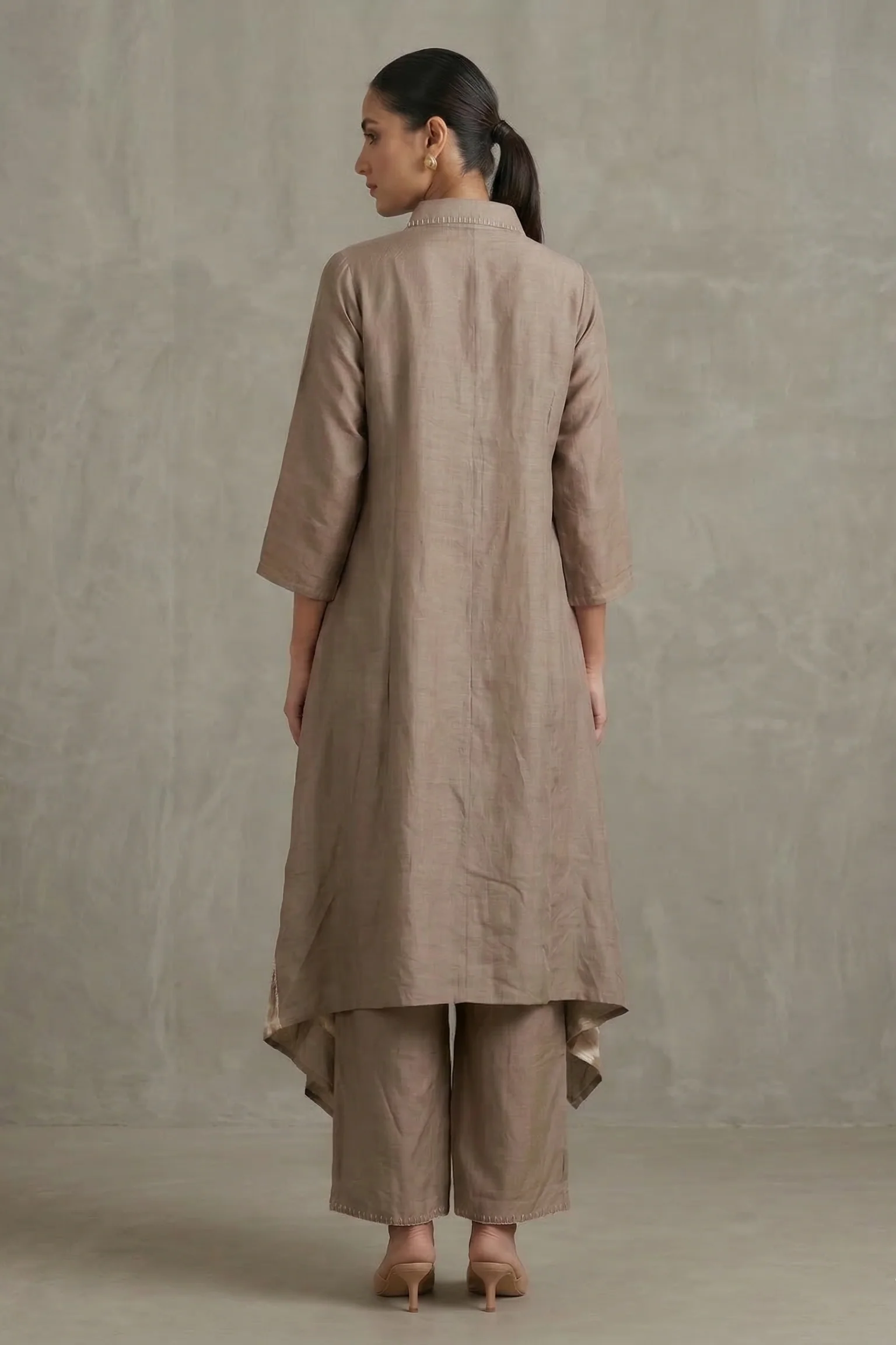 Mocha Brown Leheriya Printed Raw Silk Kurta Set - Image 2