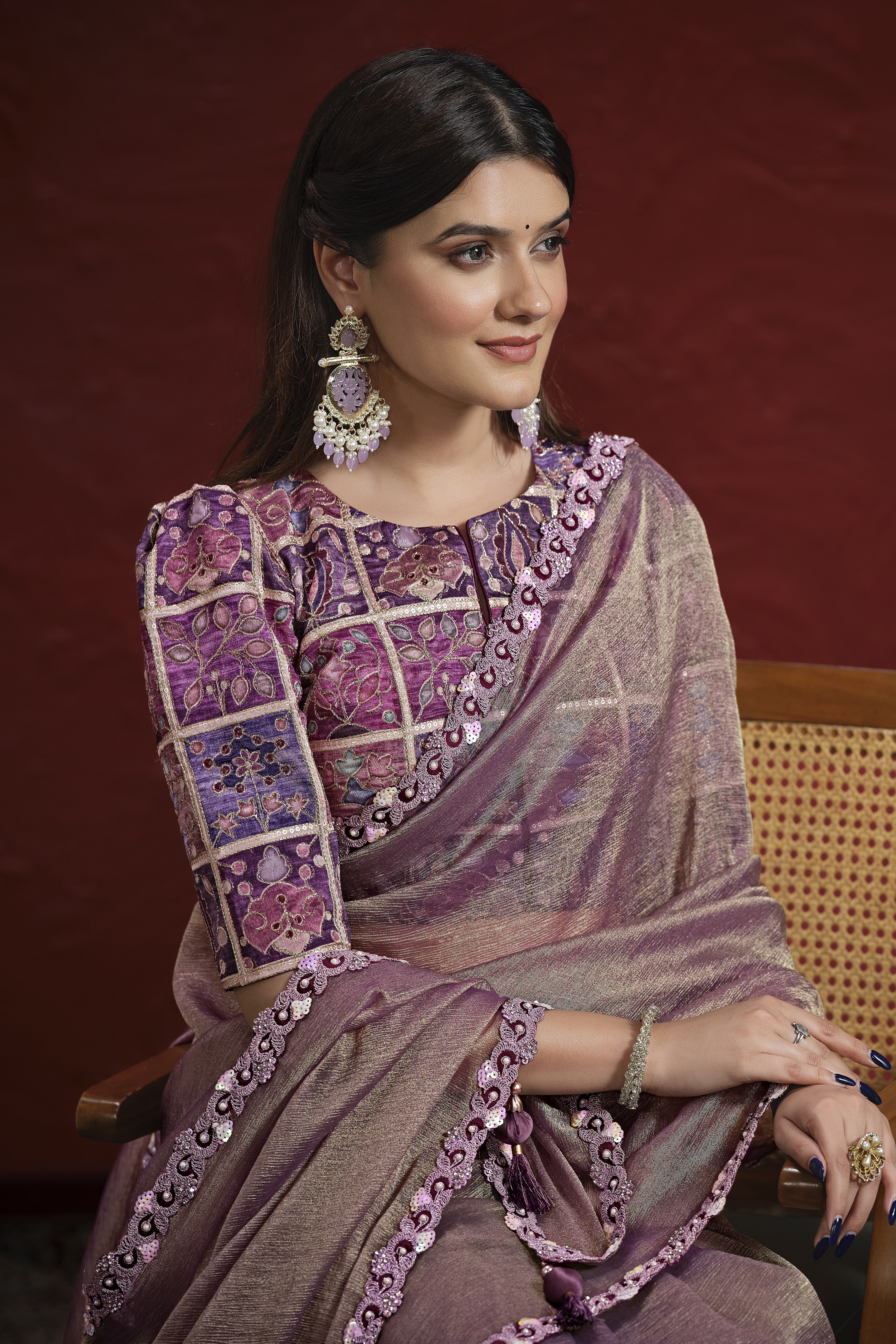 Light Purple Embellished Zari Banarasi Silk Saree - Image 2