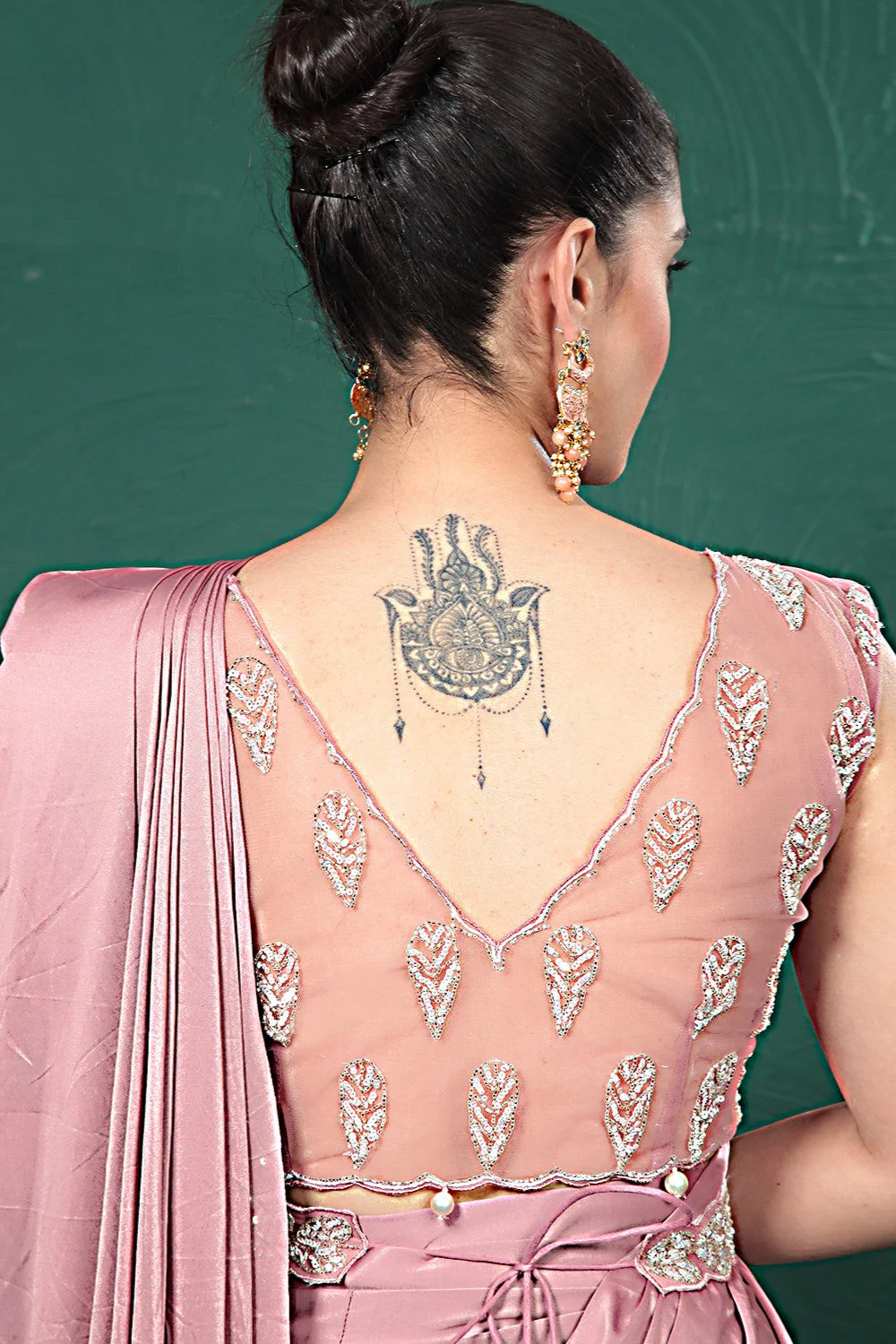 Light Pink Embellished Spandex Saree - Image 10