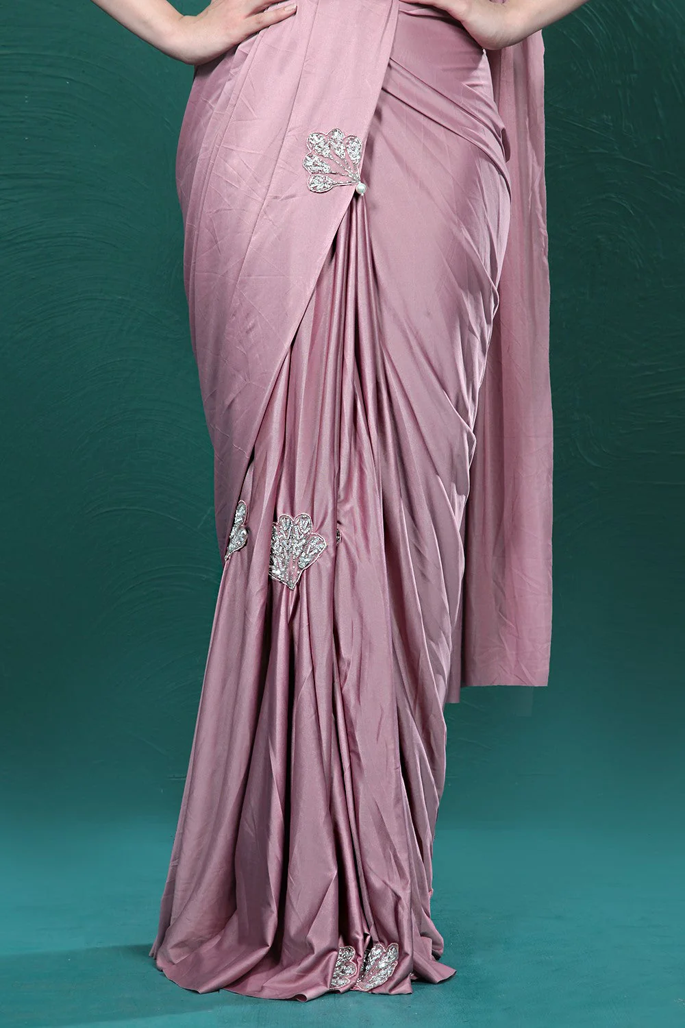 Light Pink Embellished Spandex Saree - Image 5