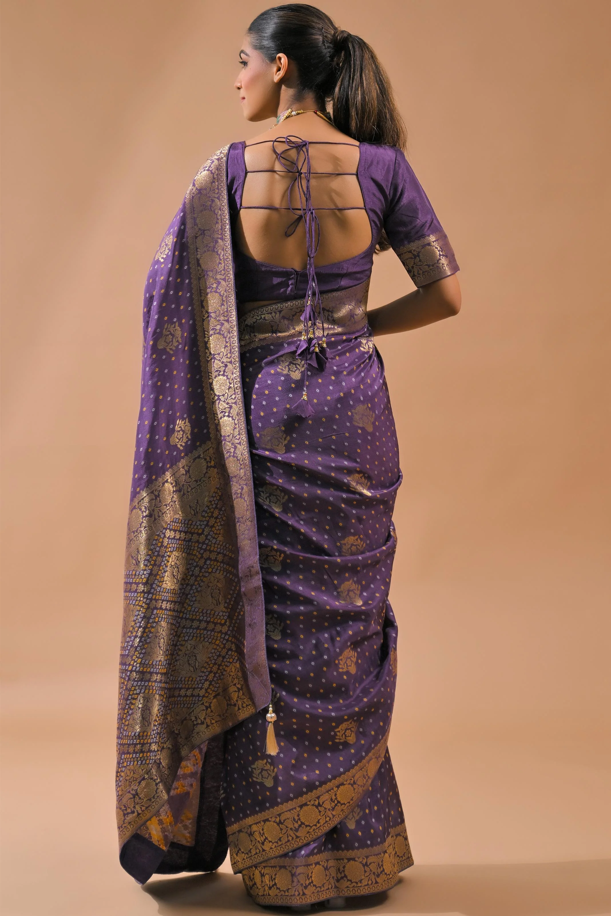 Light Purple Bandhej Printed Silk Saree - Image 4