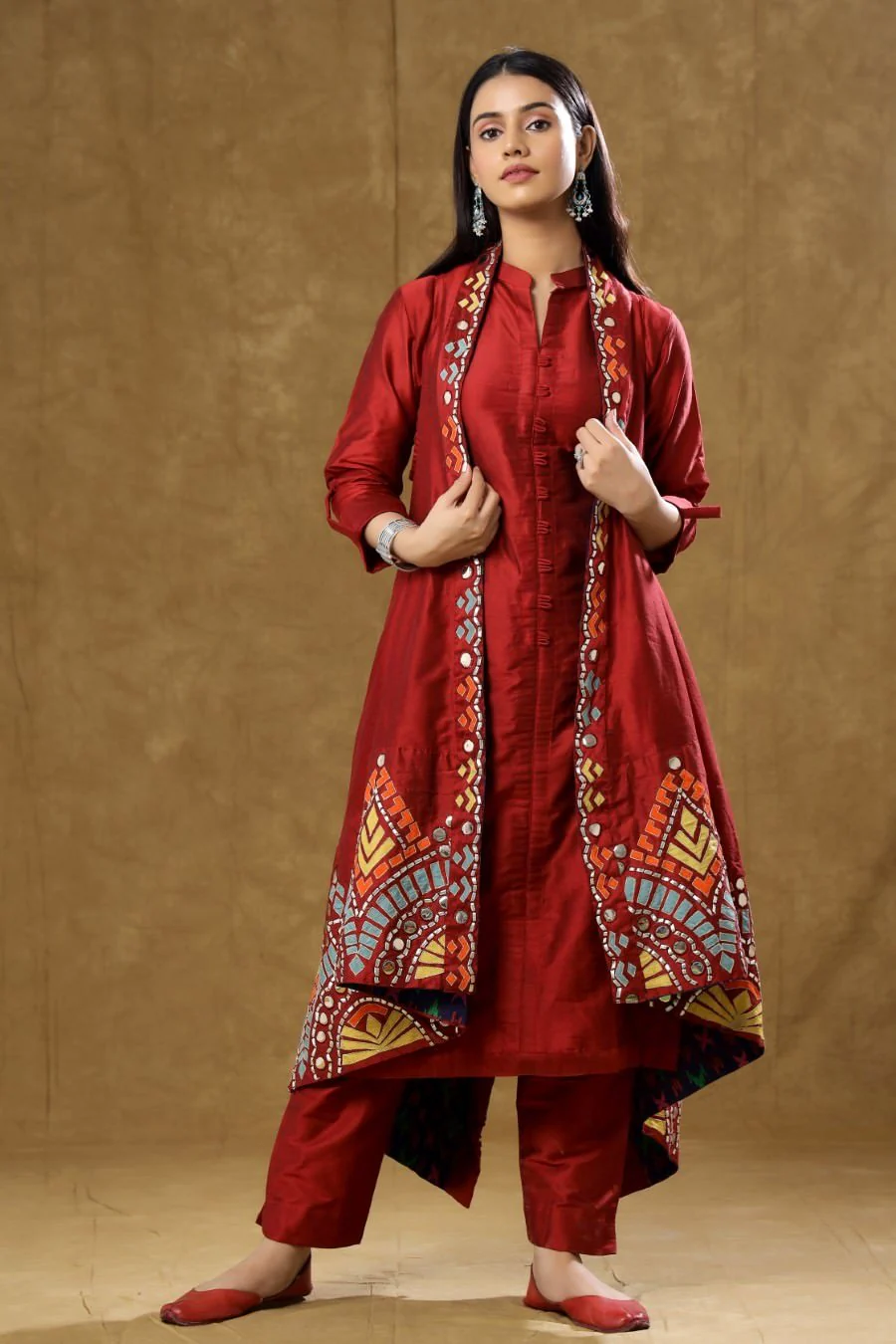 Maroon Dola Silk Kurta Pant And Jacket Set - Image 4