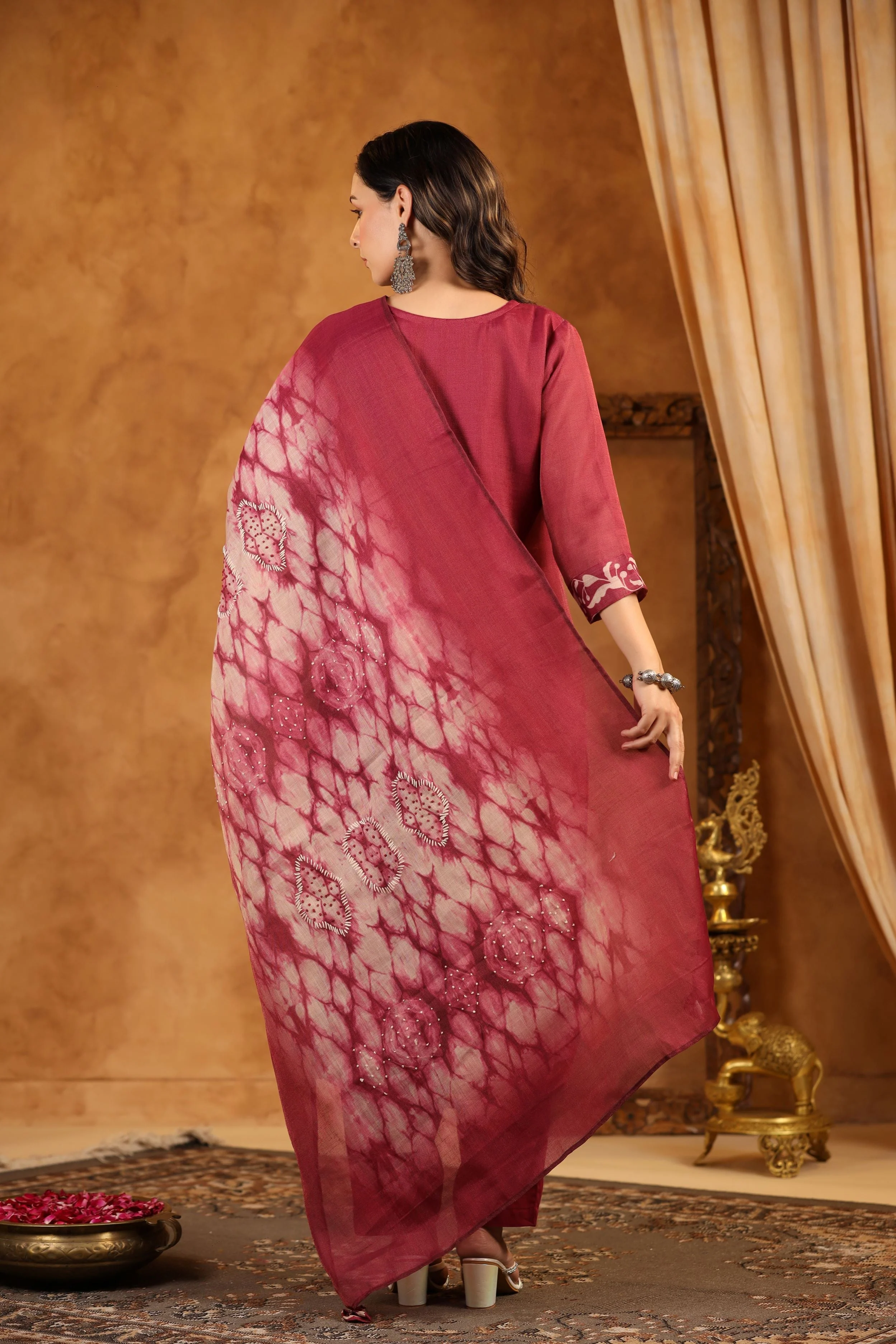 Maroon Embroidered Shimmer Linen Kurta Pants Set - Image 5