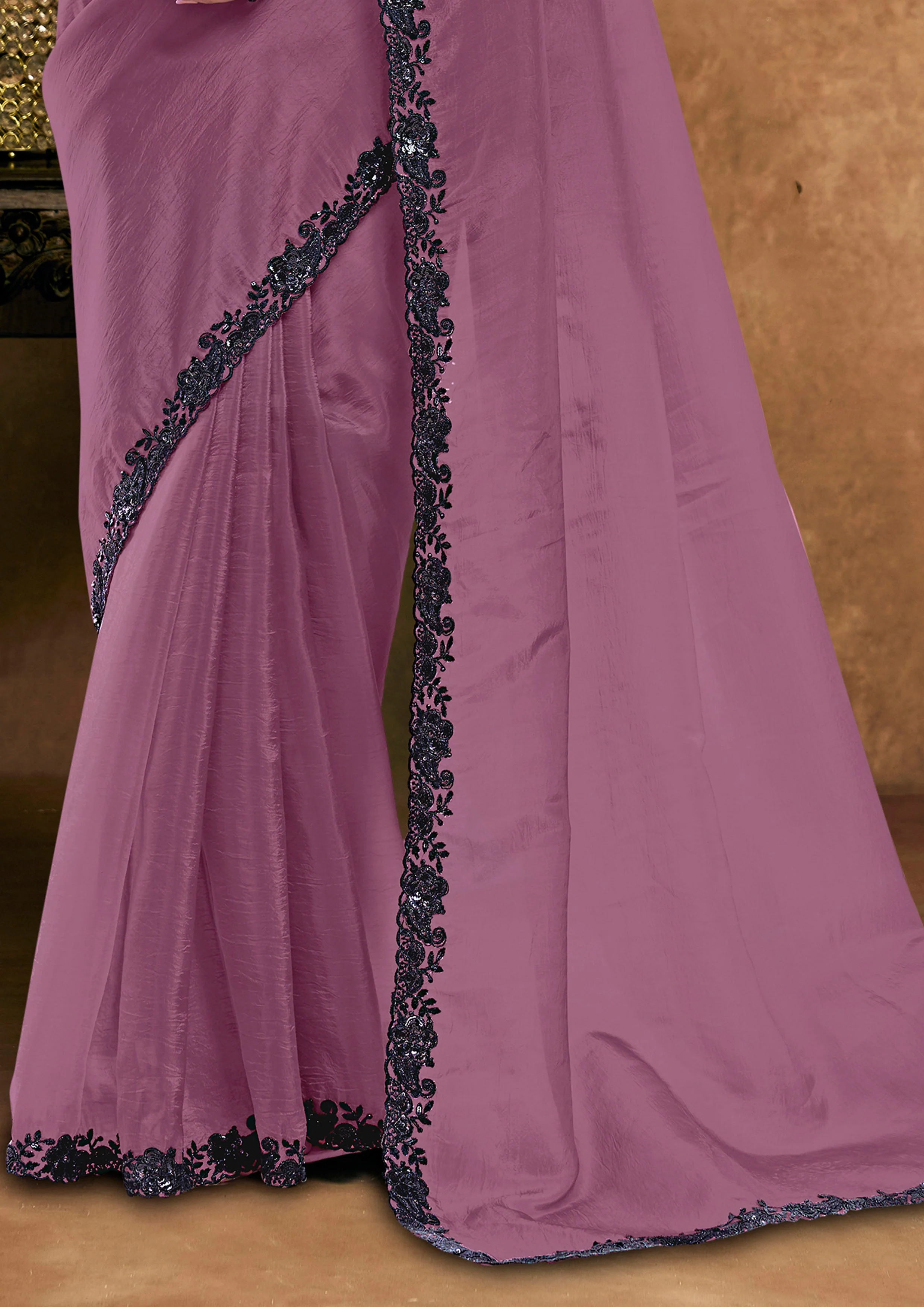 Mauve Orchid Embellished Crushed Pure Silk Saree - Image 4