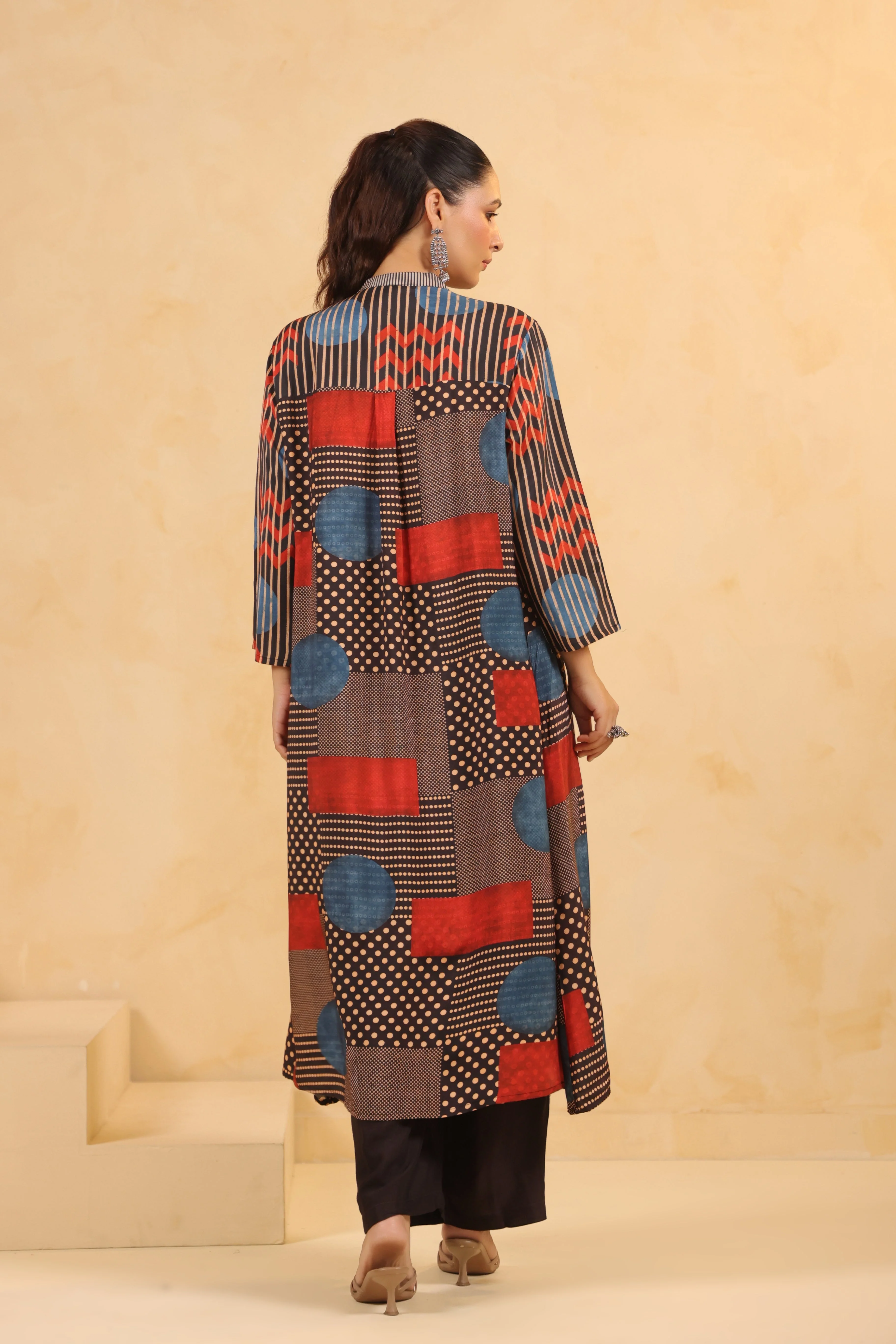 Multi Color Geometric Print Crepe Silk Kurta Set - Image 6