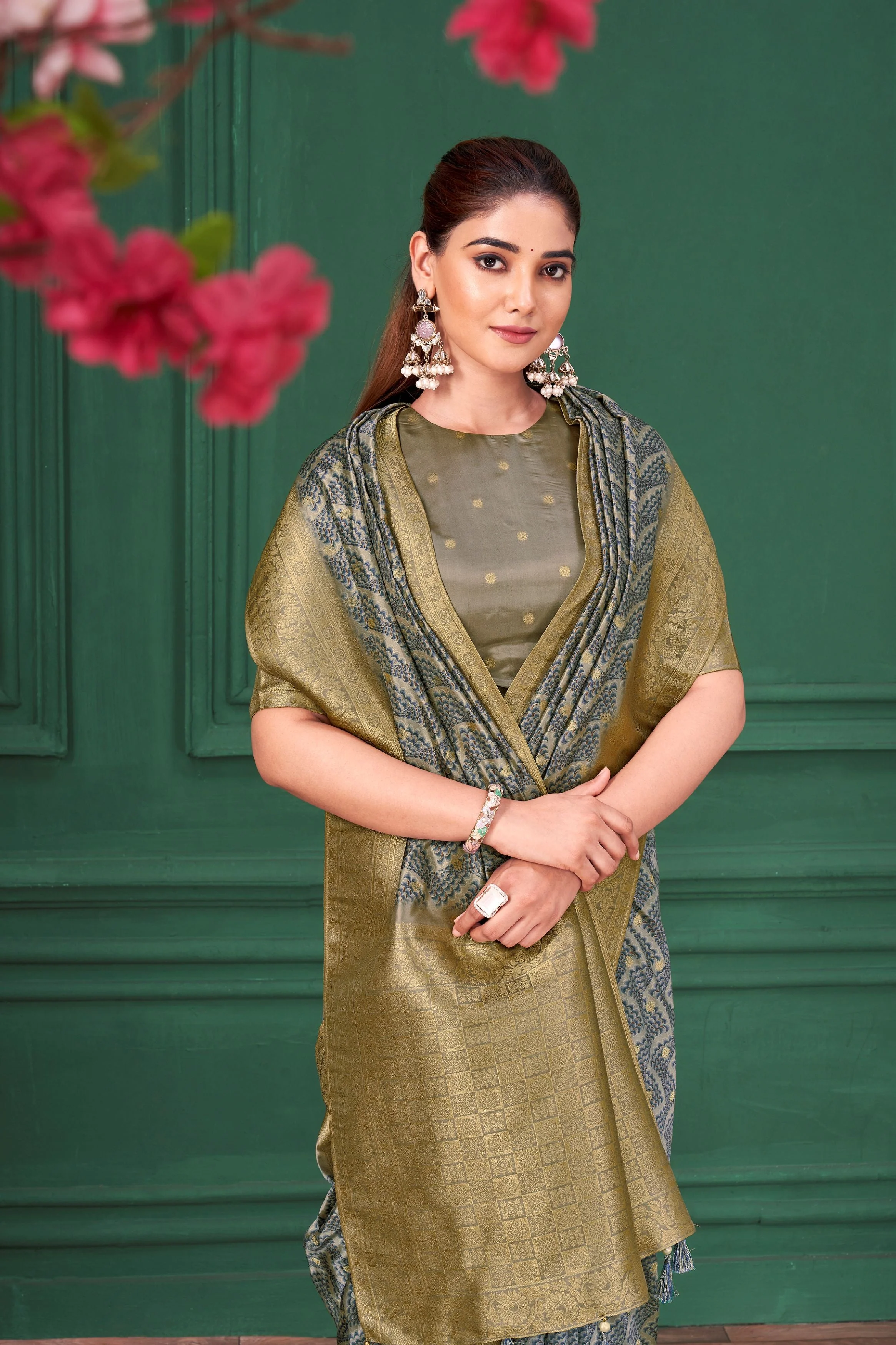 Pastel Grey Digital Printed Tussar Silk Saree - Image 3