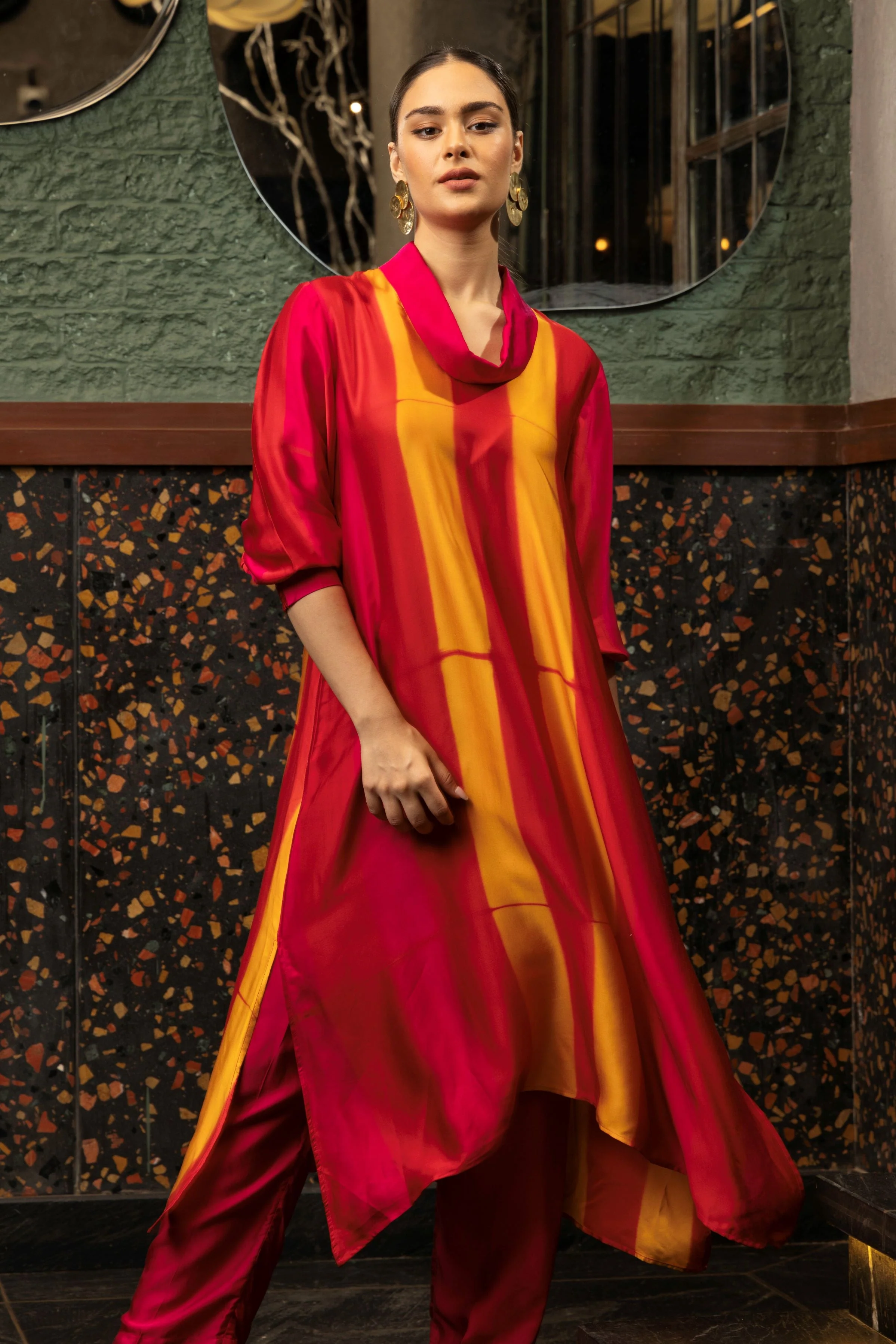 Magenta Pink Satin Silk Striped Kurta Set - Image 3