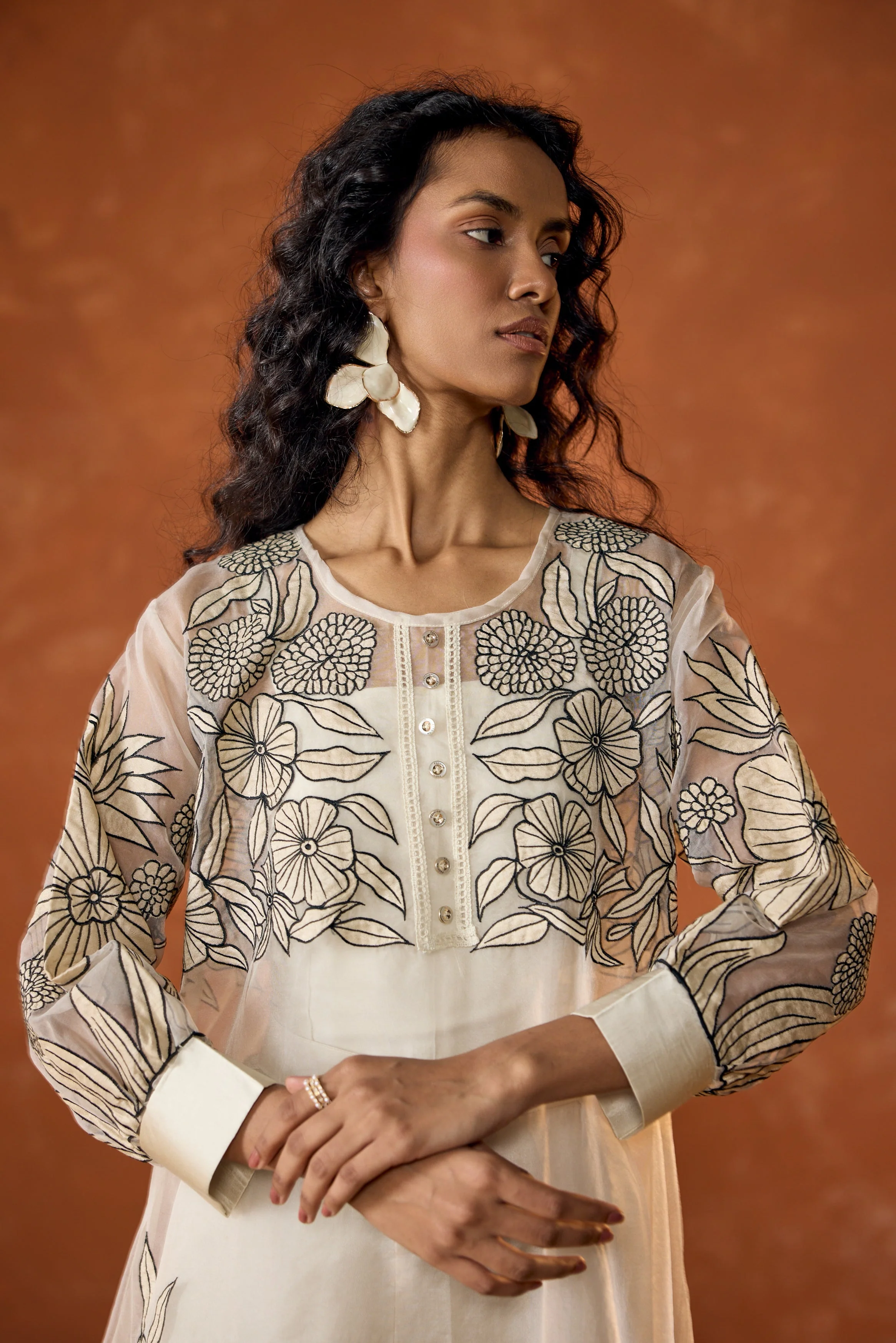 Off-White Embroidred Organza Silk Kurta Set - Image 3