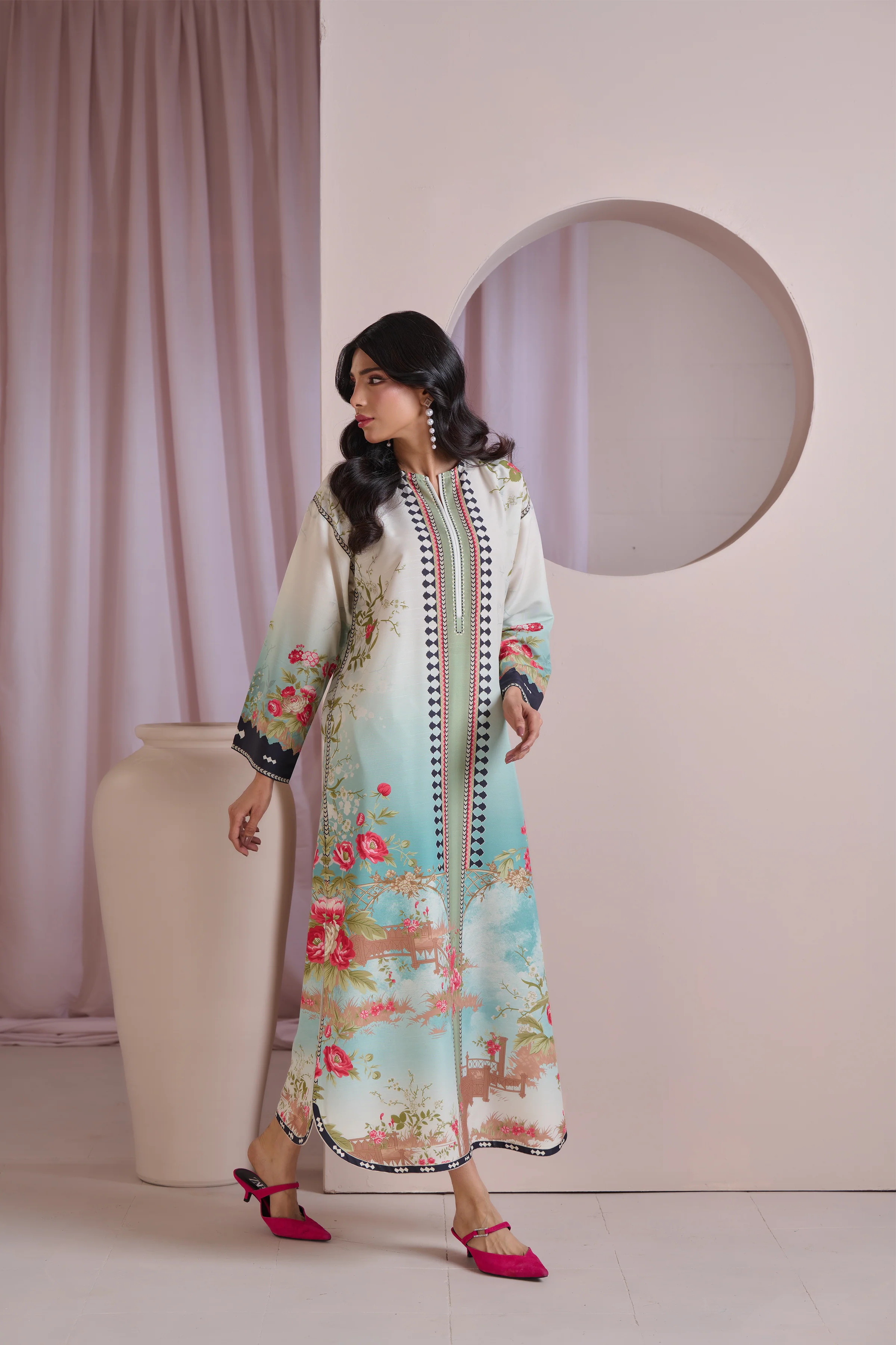 Paradise Dwelling Kurta & Pant Set - Image 4