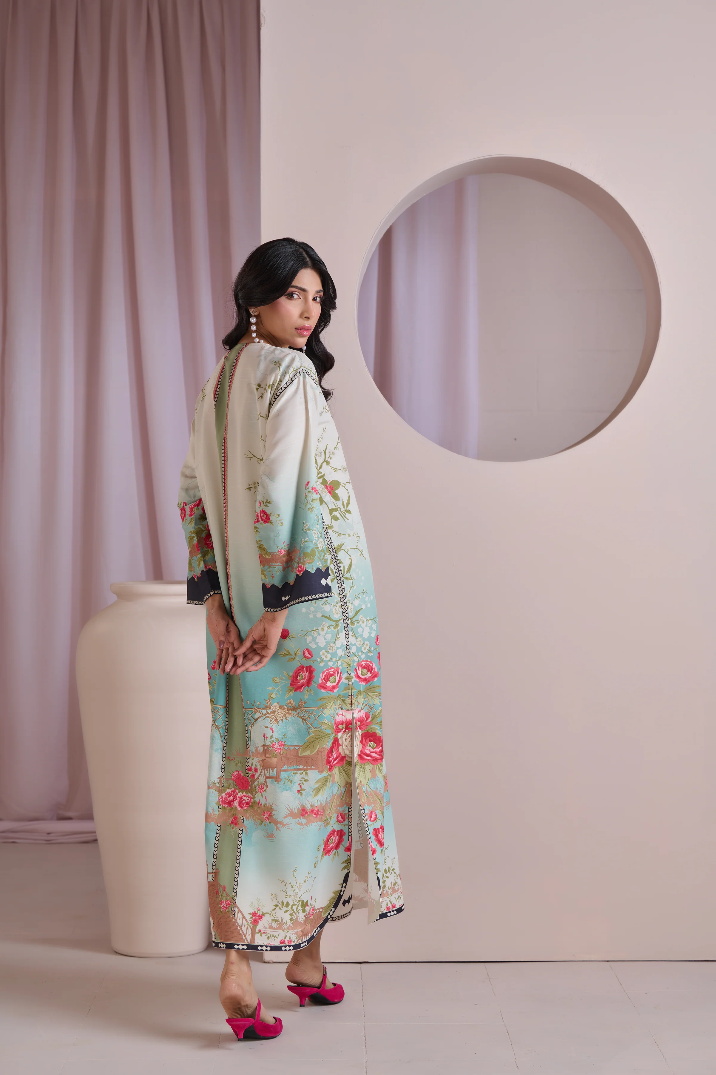 Paradise Dwelling Kurta & Pant Set - Image 5