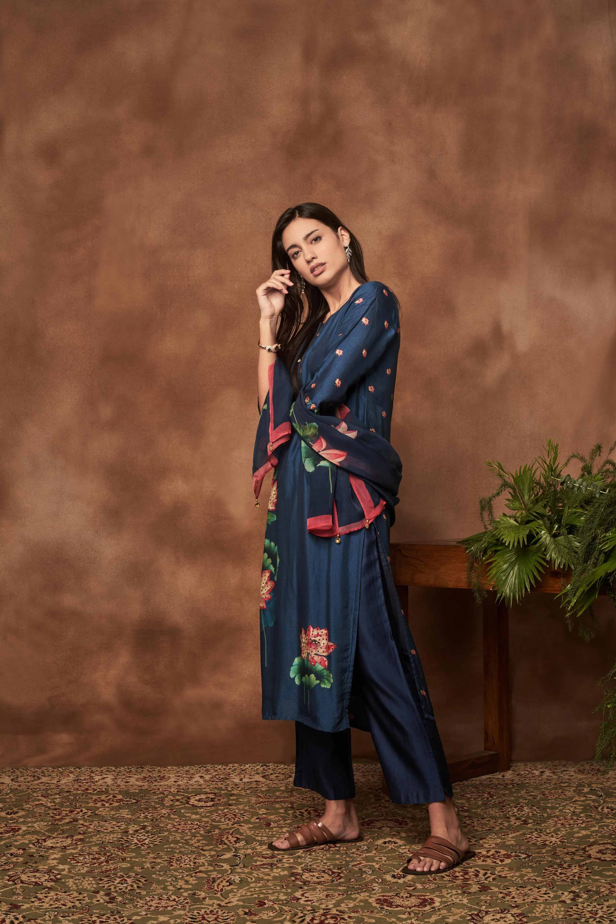 Deep Blue Floral Printed Muslin Silk Kurta Pants Set - Image 3