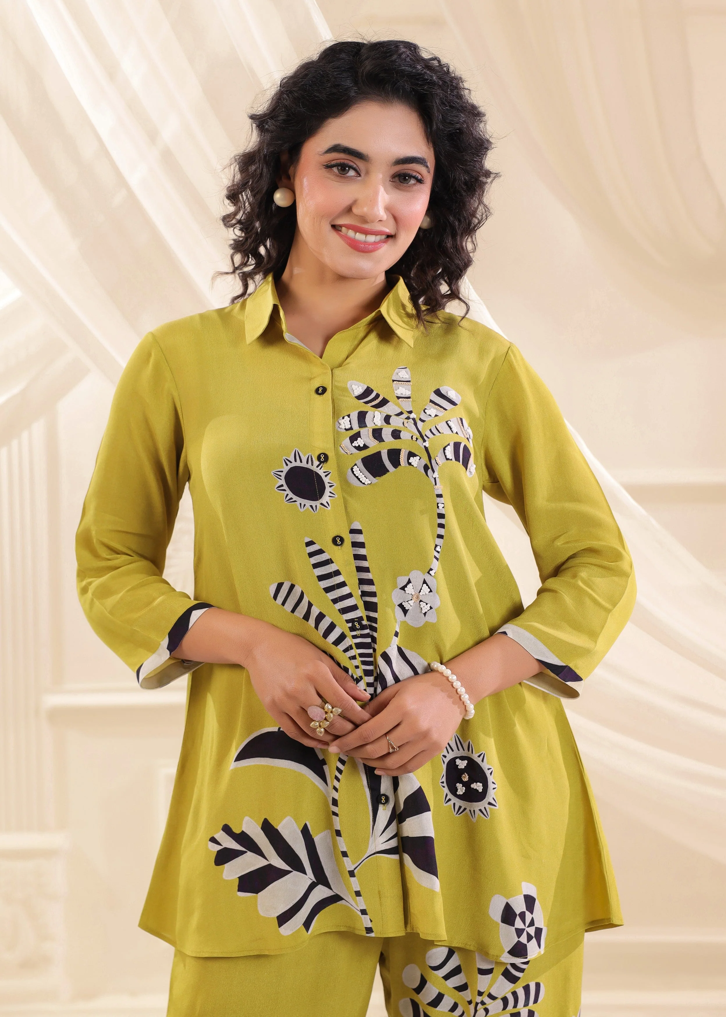 Pear Green Printed Crepe Silk Co-Ord Set - Image 2