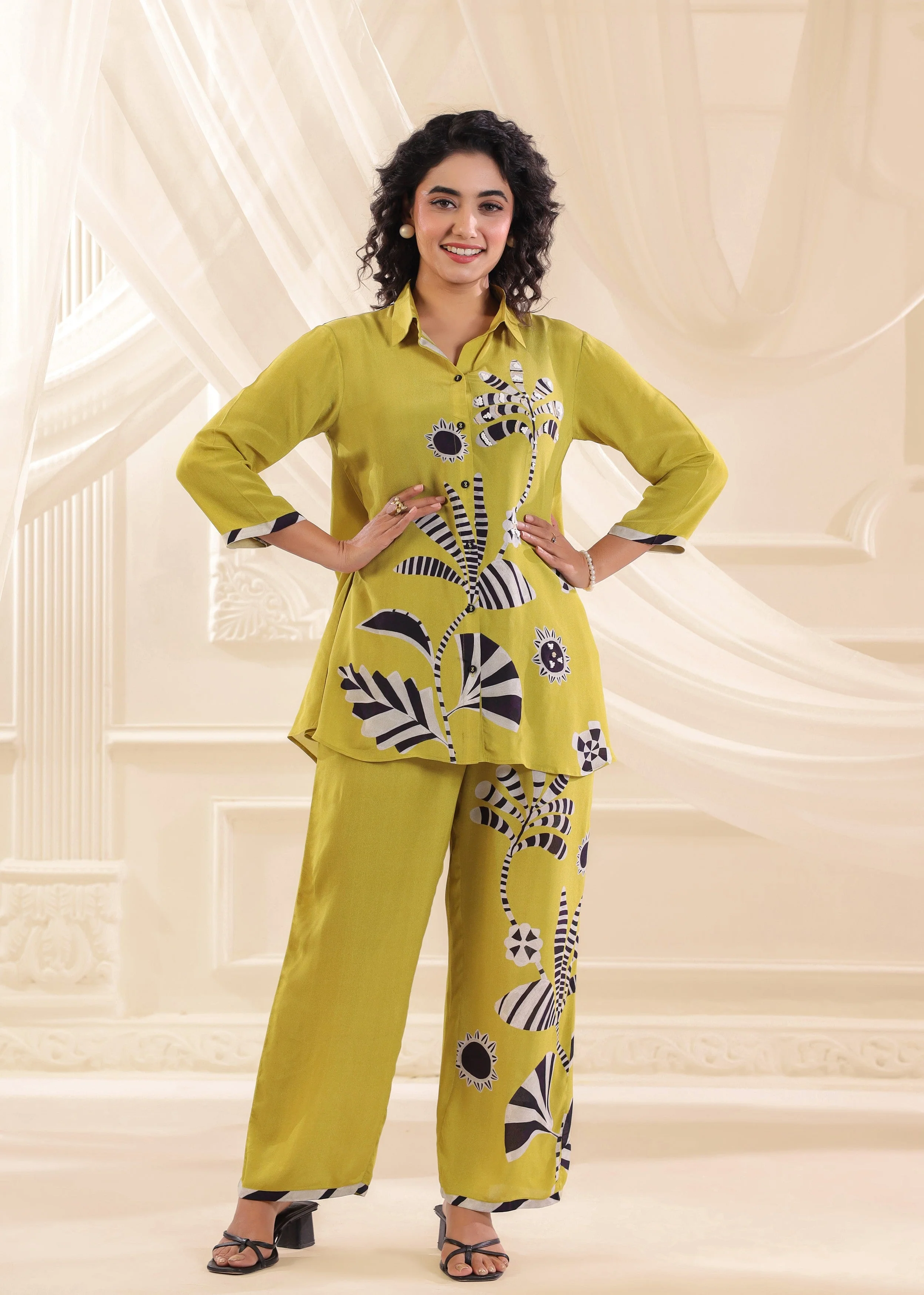 Pear Green Printed Crepe Silk Co-Ord Set - Image 3