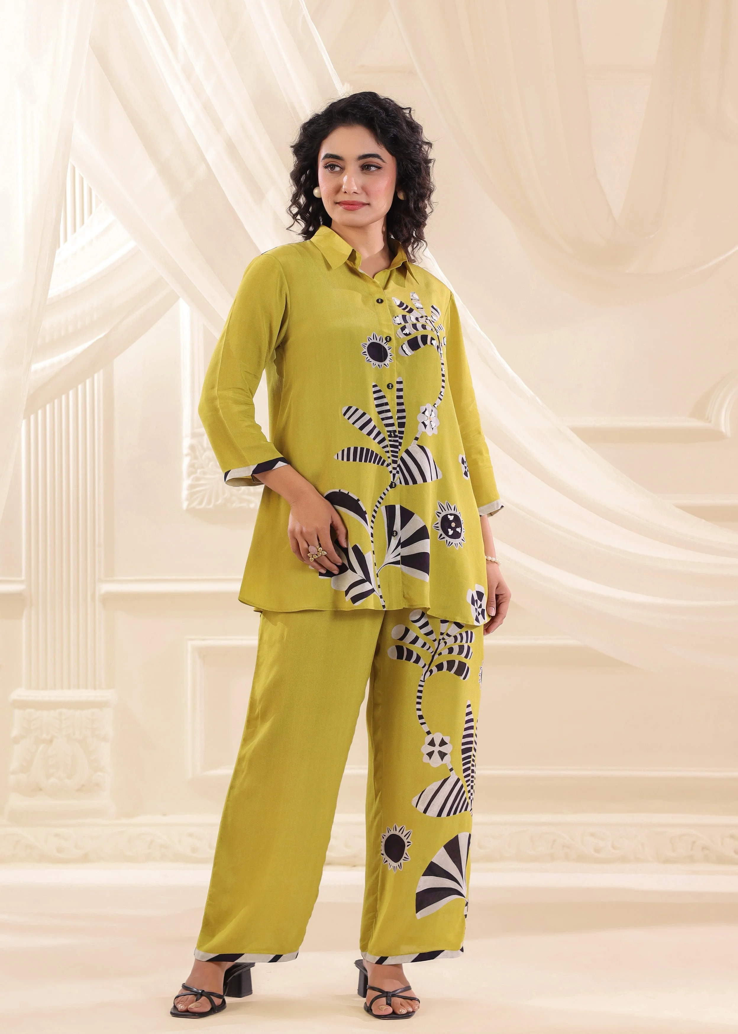 Pear Green Printed Crepe Silk Co-Ord Set - Image 4