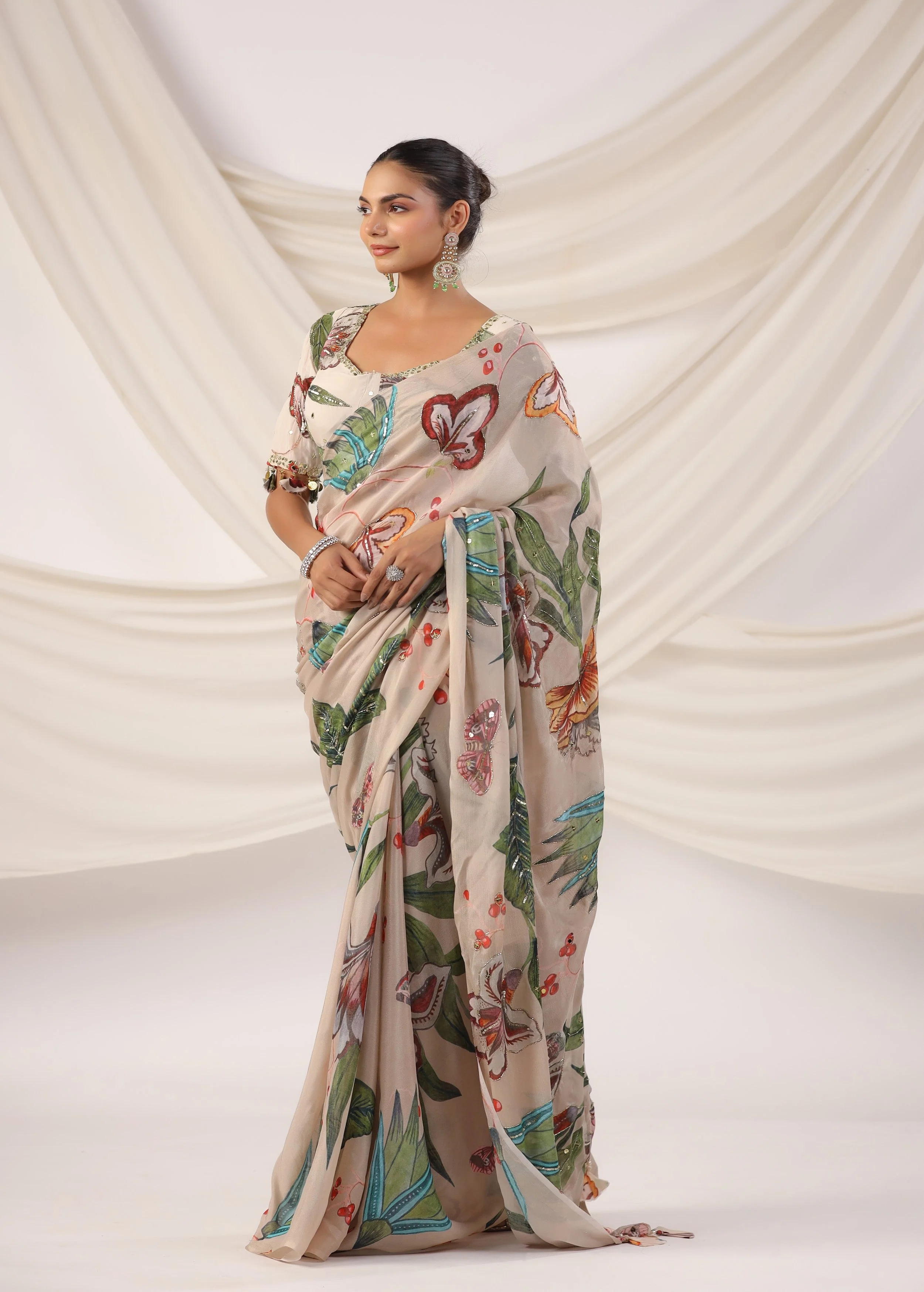 Pearl White Embellished Chinon Silk Saree - Image 4
