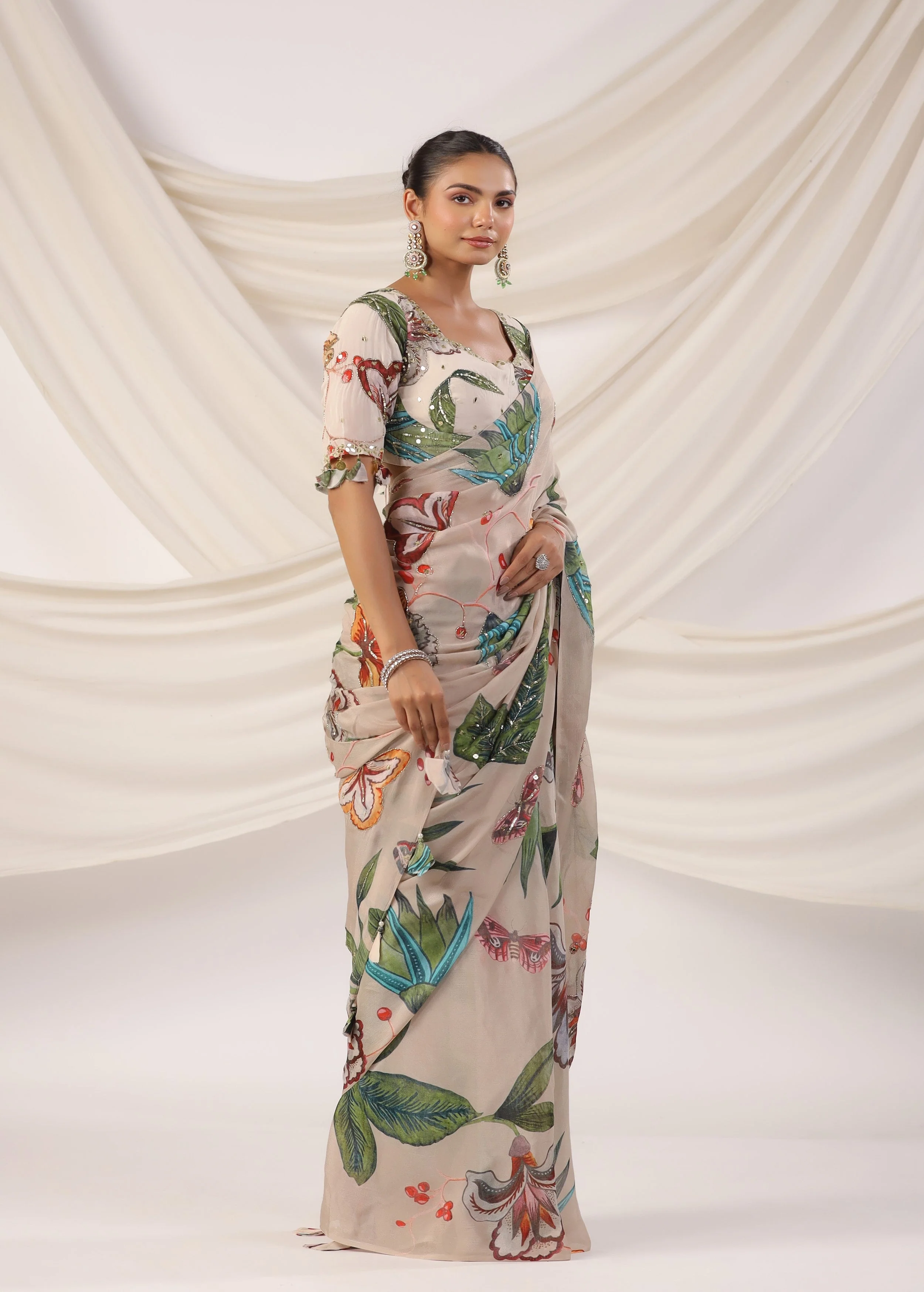 Pearl White Embellished Chinon Silk Saree - Image 5