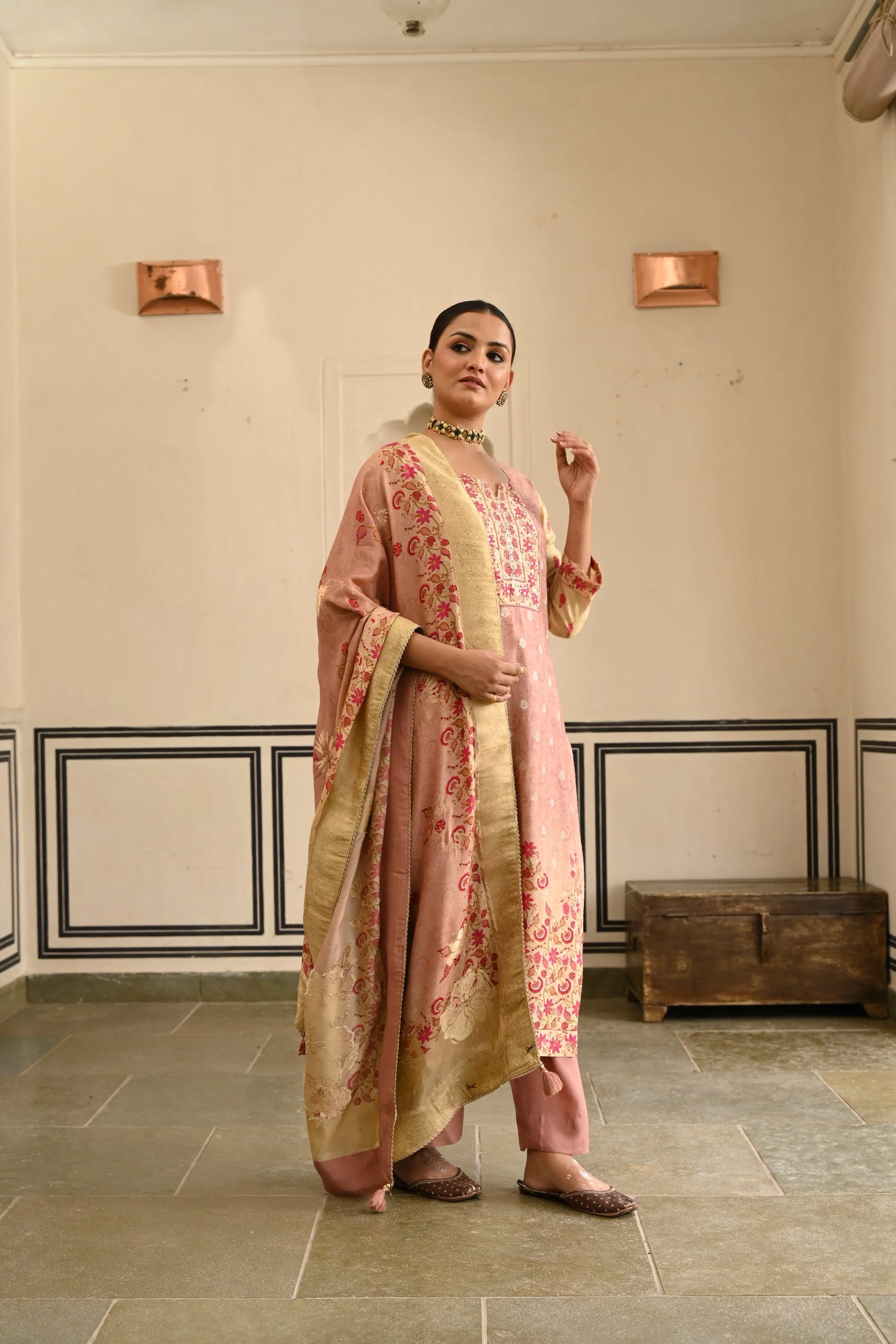 Onion Pink Printed Jacquard Silk Pant Set - Image 7