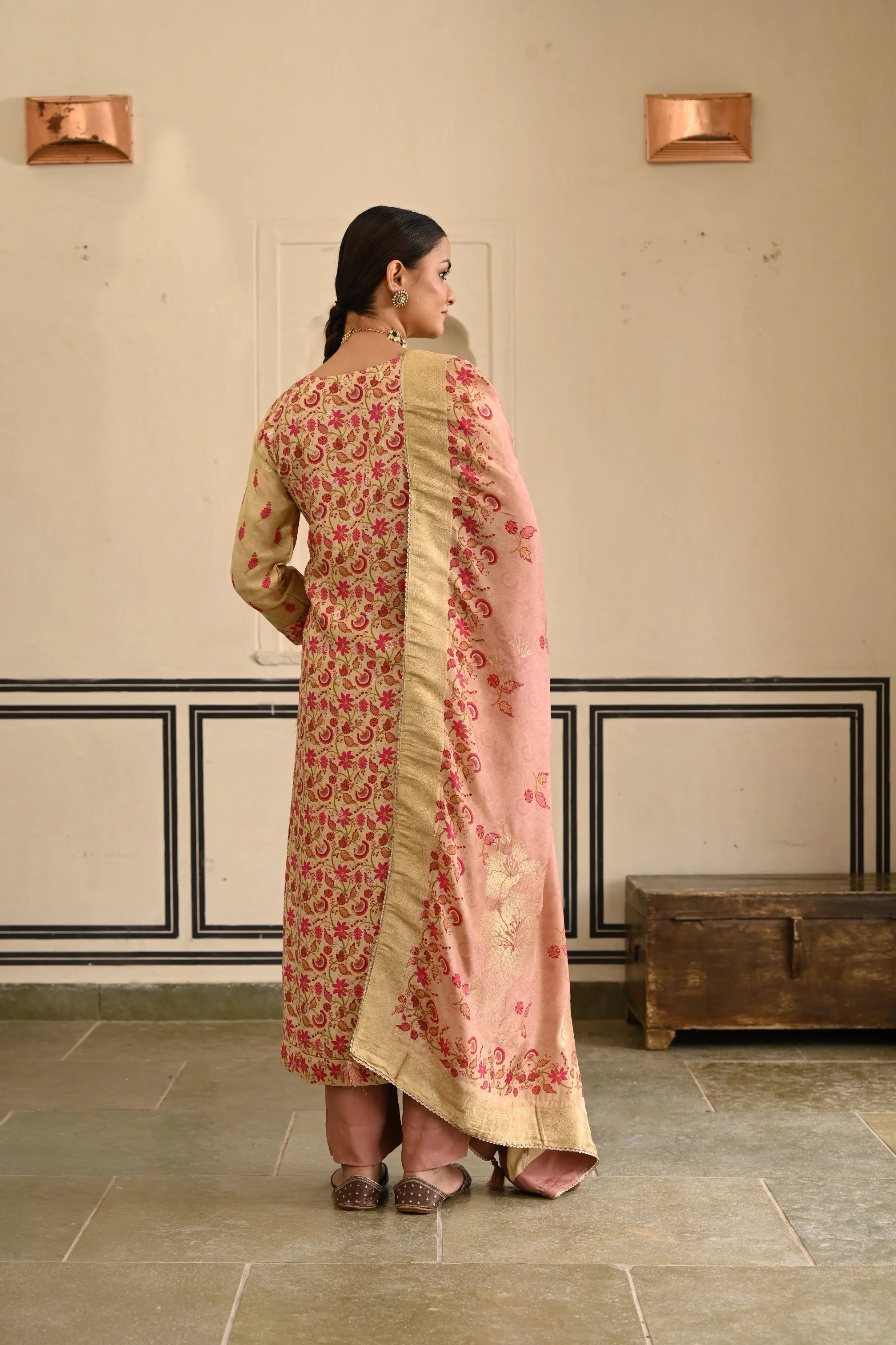 Onion Pink Printed Jacquard Silk Pant Set - Image 8