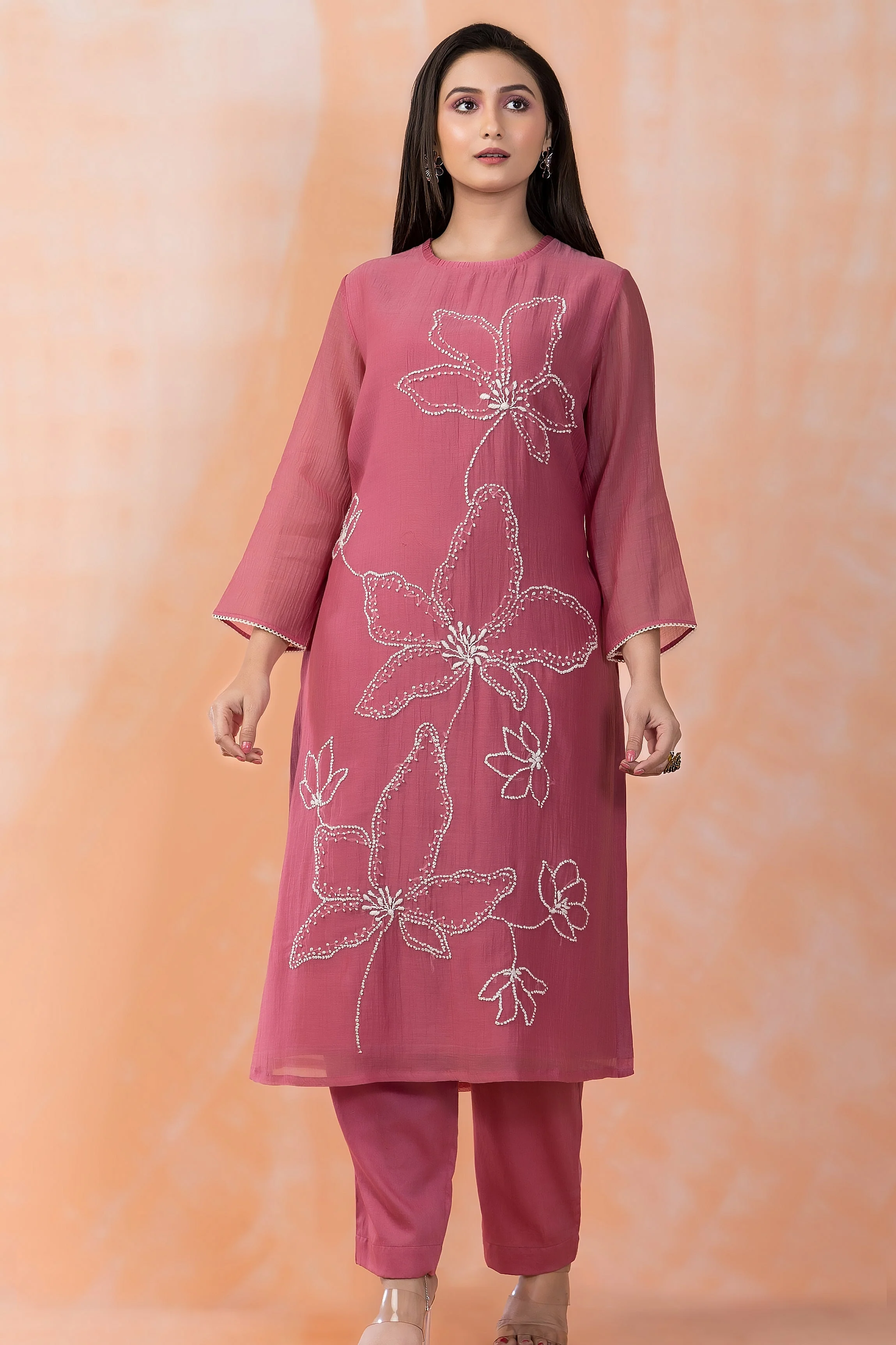 Rose Blossom Embroidered Chanderi Silk Kurta Set - Image 2