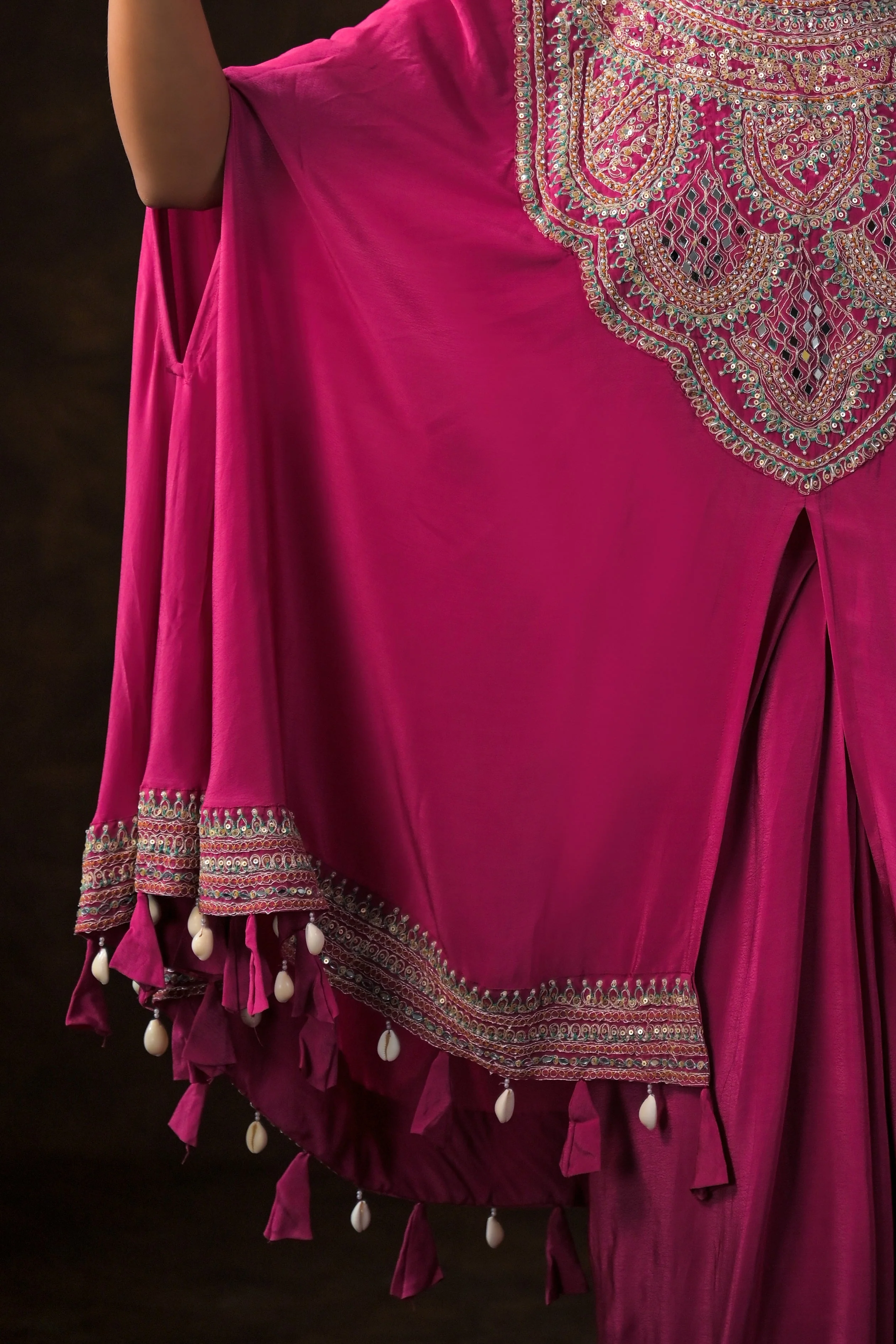Queen Pink Embellished Premium Silk Kaftan Set - Image 4