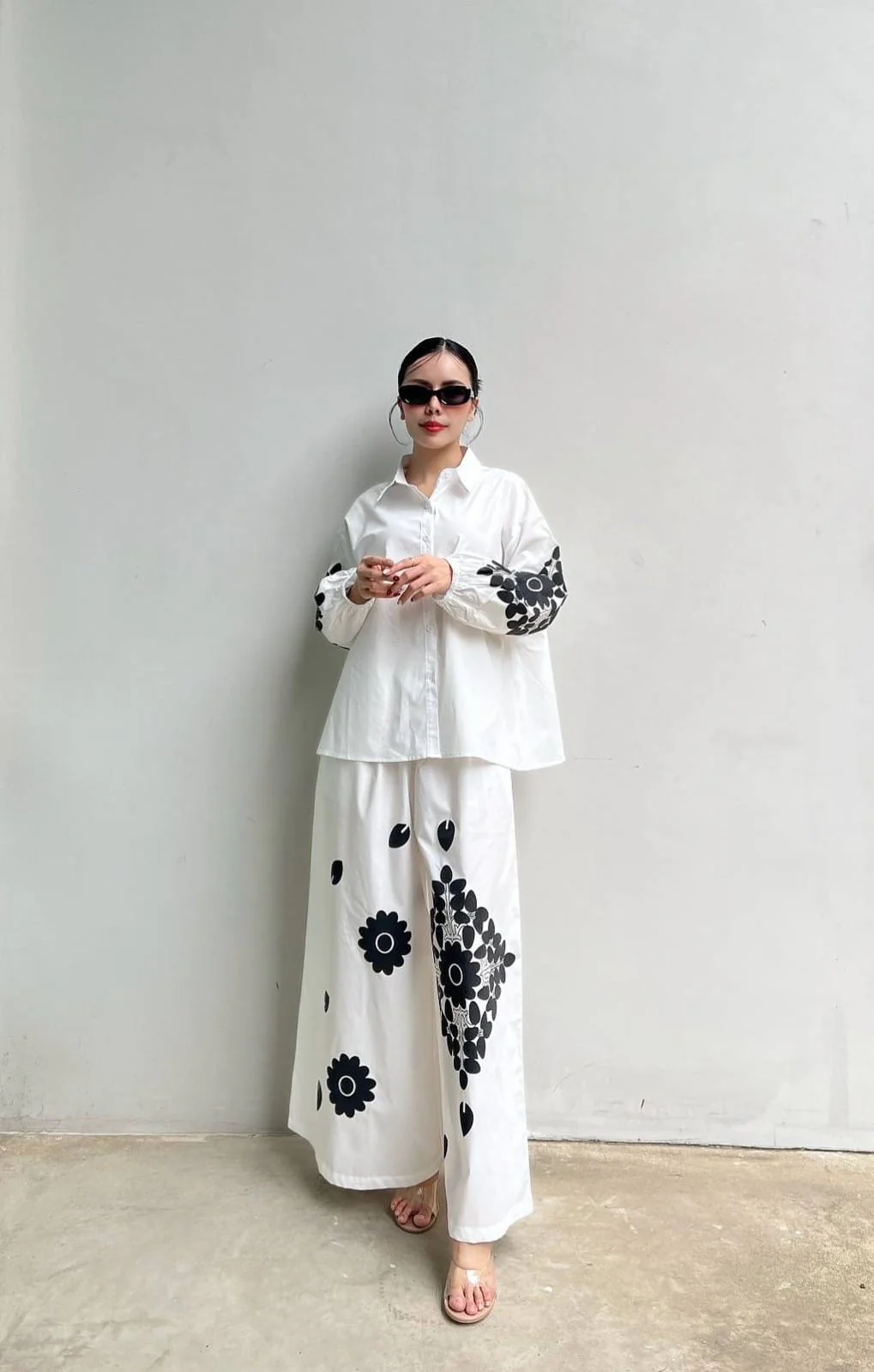 Classic White Minimalist Floral Cotton Co-Ord Set - Image 3