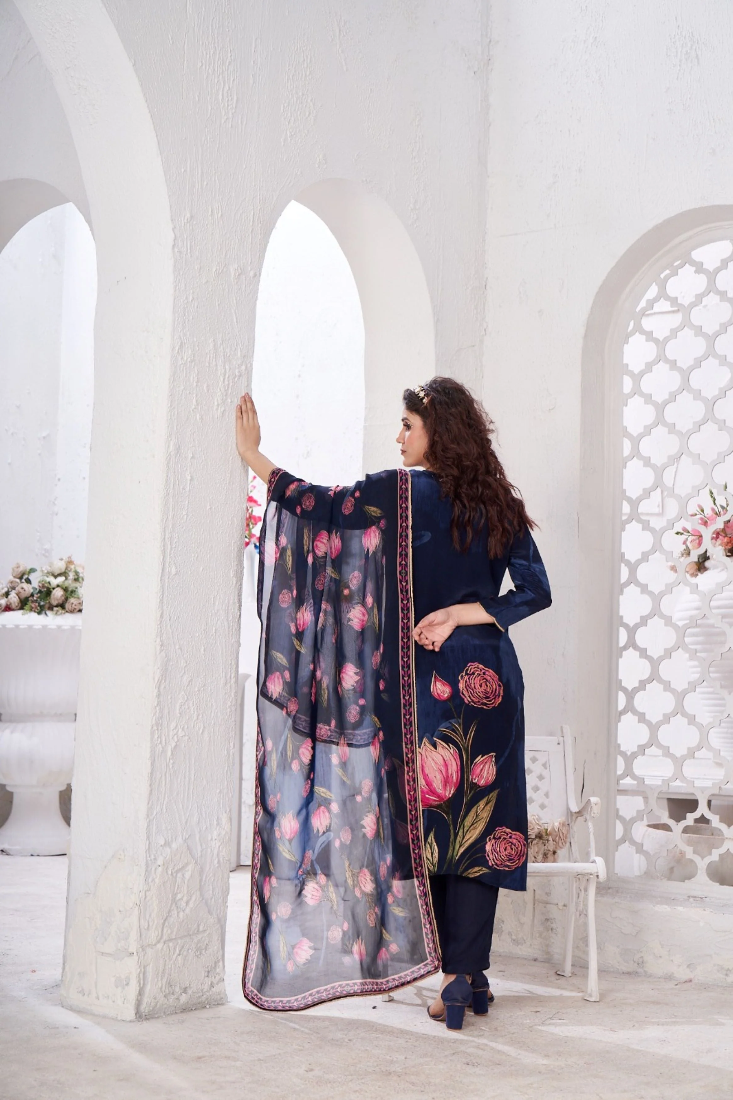 Blue Floral Printed Muslin Silk Kurta Pant Set - Image 4