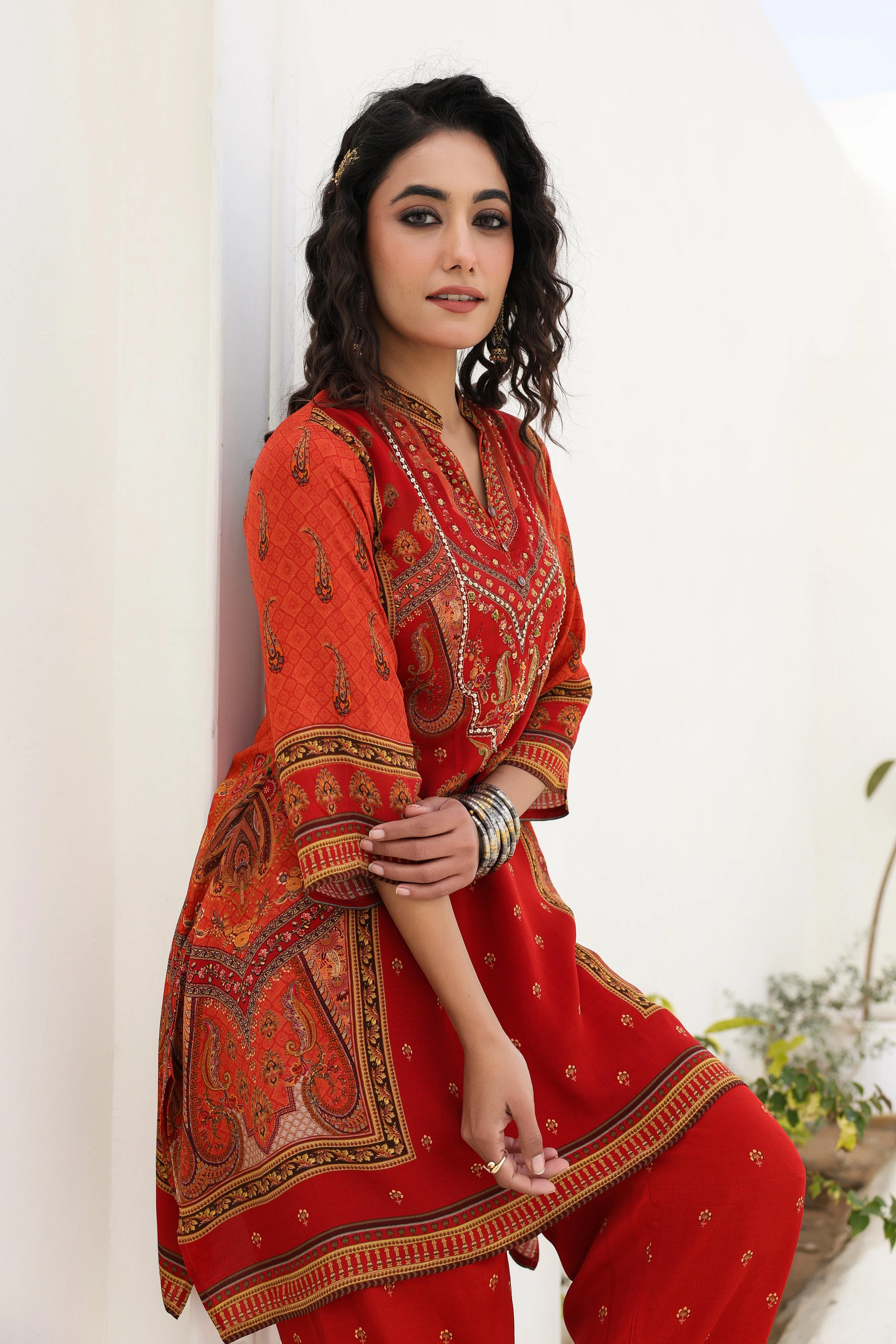 Red Traditional Printed Crepe Silk Kurta Pants Set - Image 2