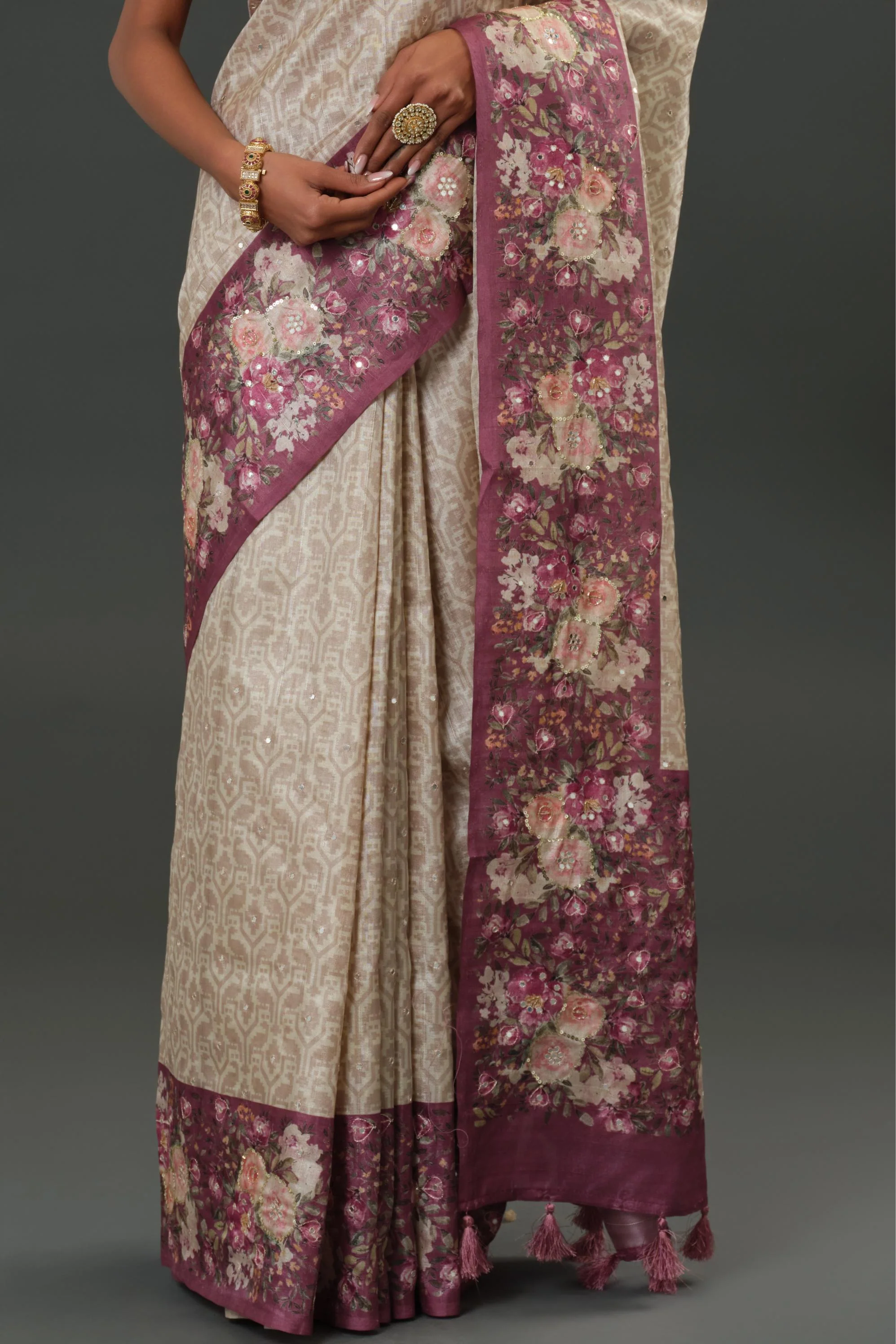 Champagne Floral Border Tussar Silk Saree - Image 7