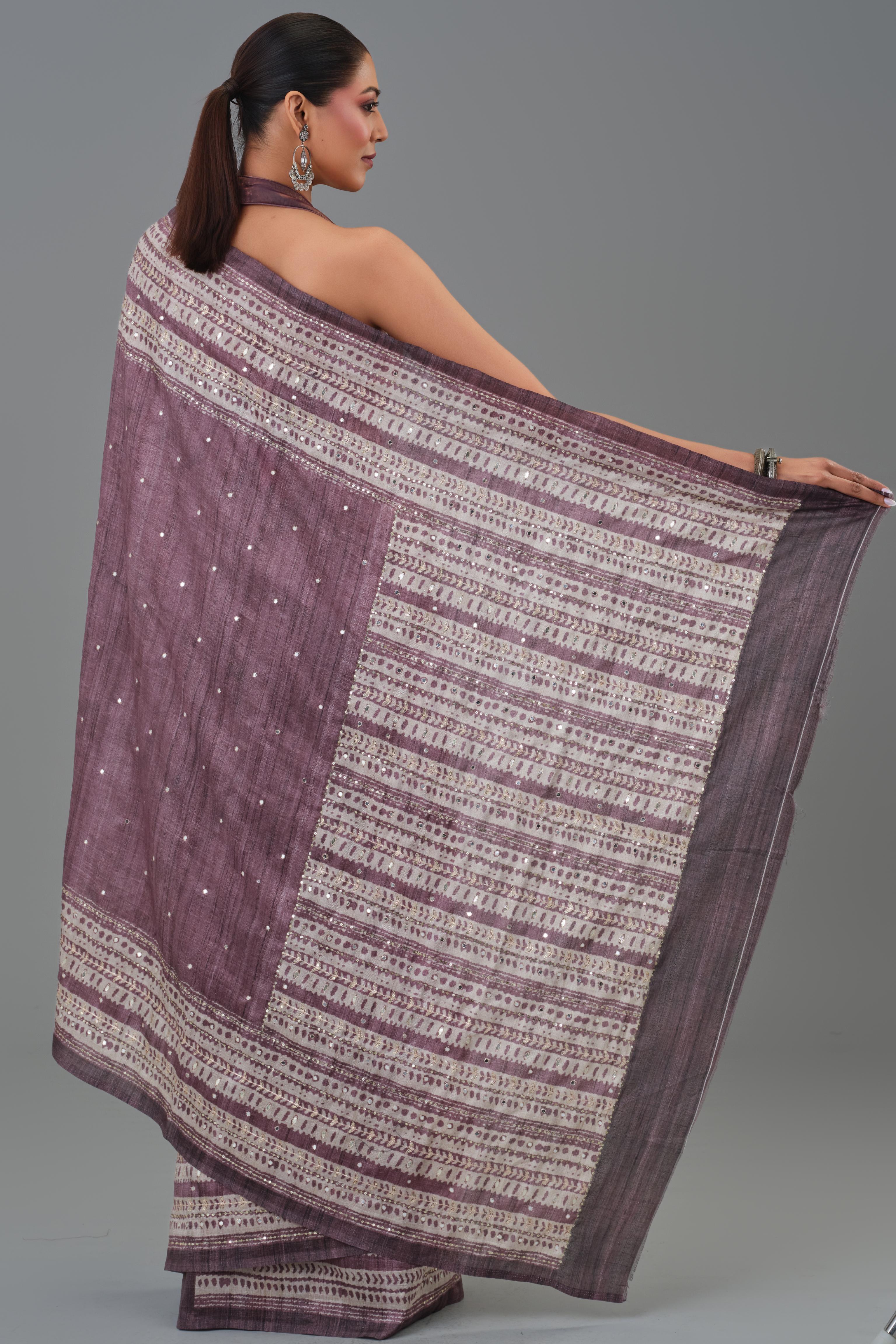 Mauve Ethnic Printed Tussar Silk Saree - Image 3